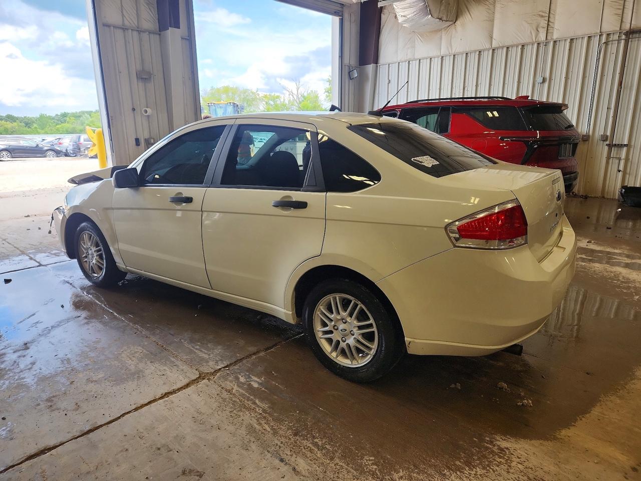 2009 Ford Focus Se Белый vin: 1FAHP35N49W230550