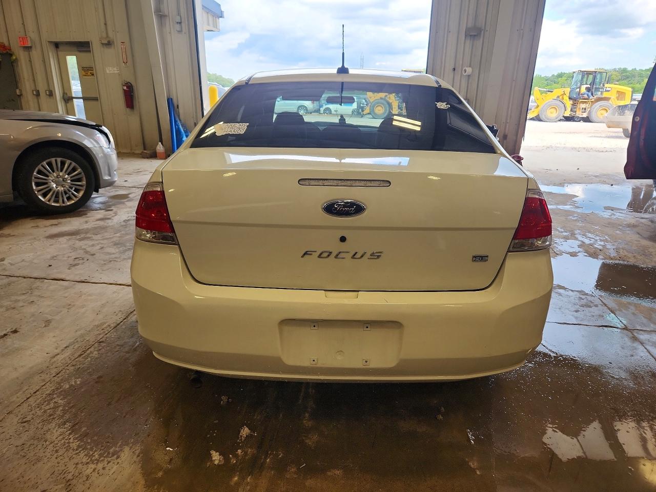 2009 Ford Focus Se Белый vin: 1FAHP35N49W230550