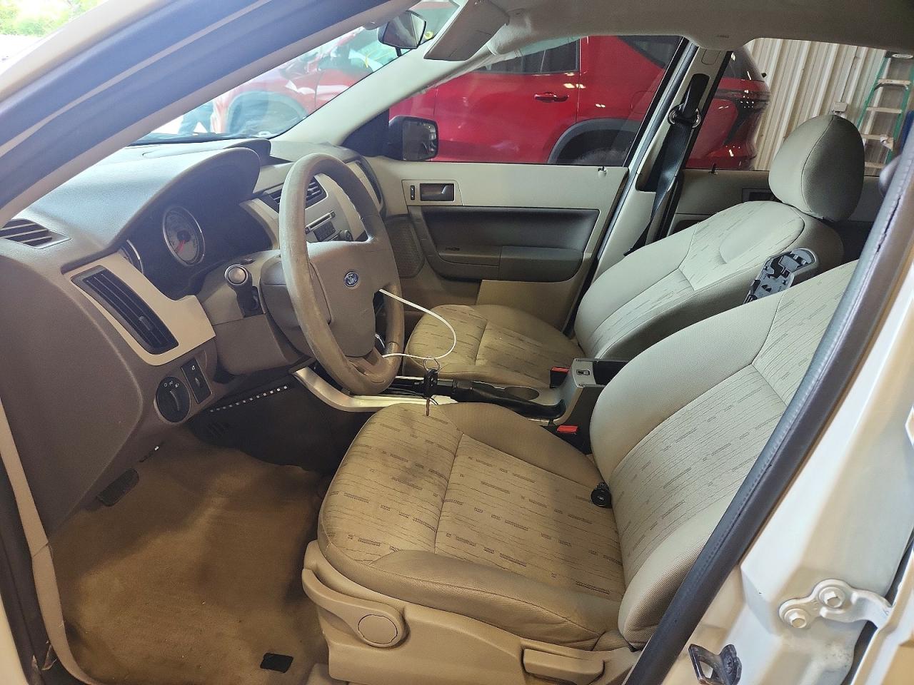 2009 Ford Focus Se Белый vin: 1FAHP35N49W230550