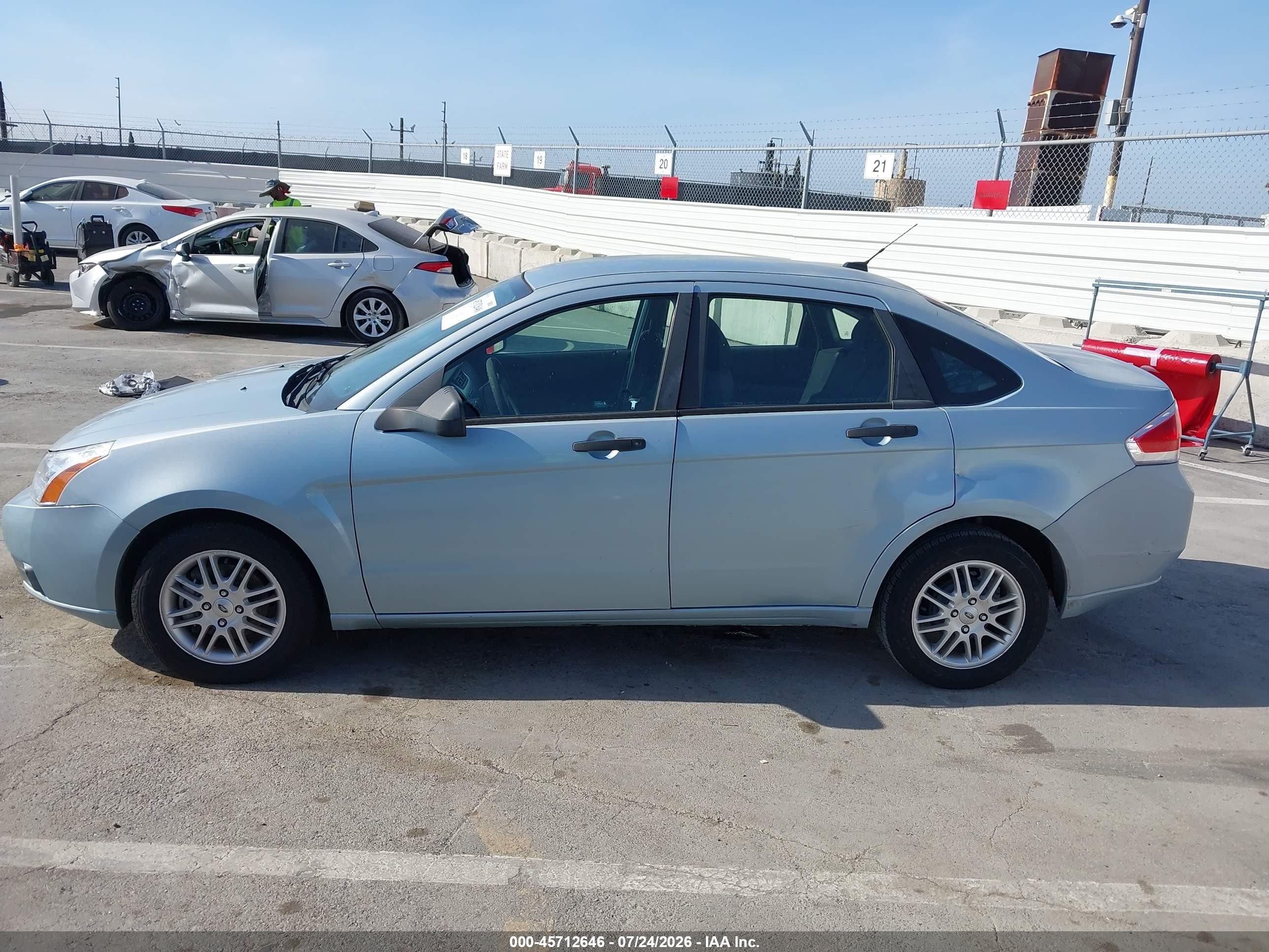 2009 Ford Focus Se Light Blue vin: 1FAHP35N49W264116
