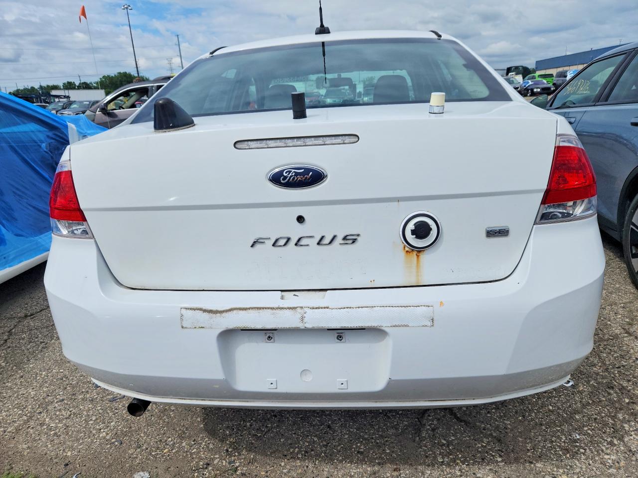 2008 Ford Focus Se White vin: 1FAHP35N58W148079