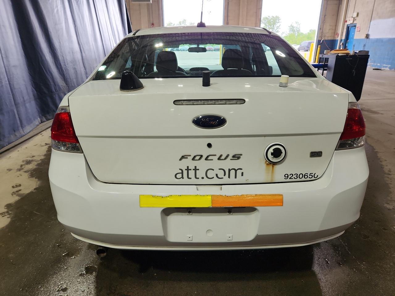 2008 Ford Focus Se White vin: 1FAHP35N58W148079 Damage: Deck Lid, Hole(S), 7 To 8 Inches