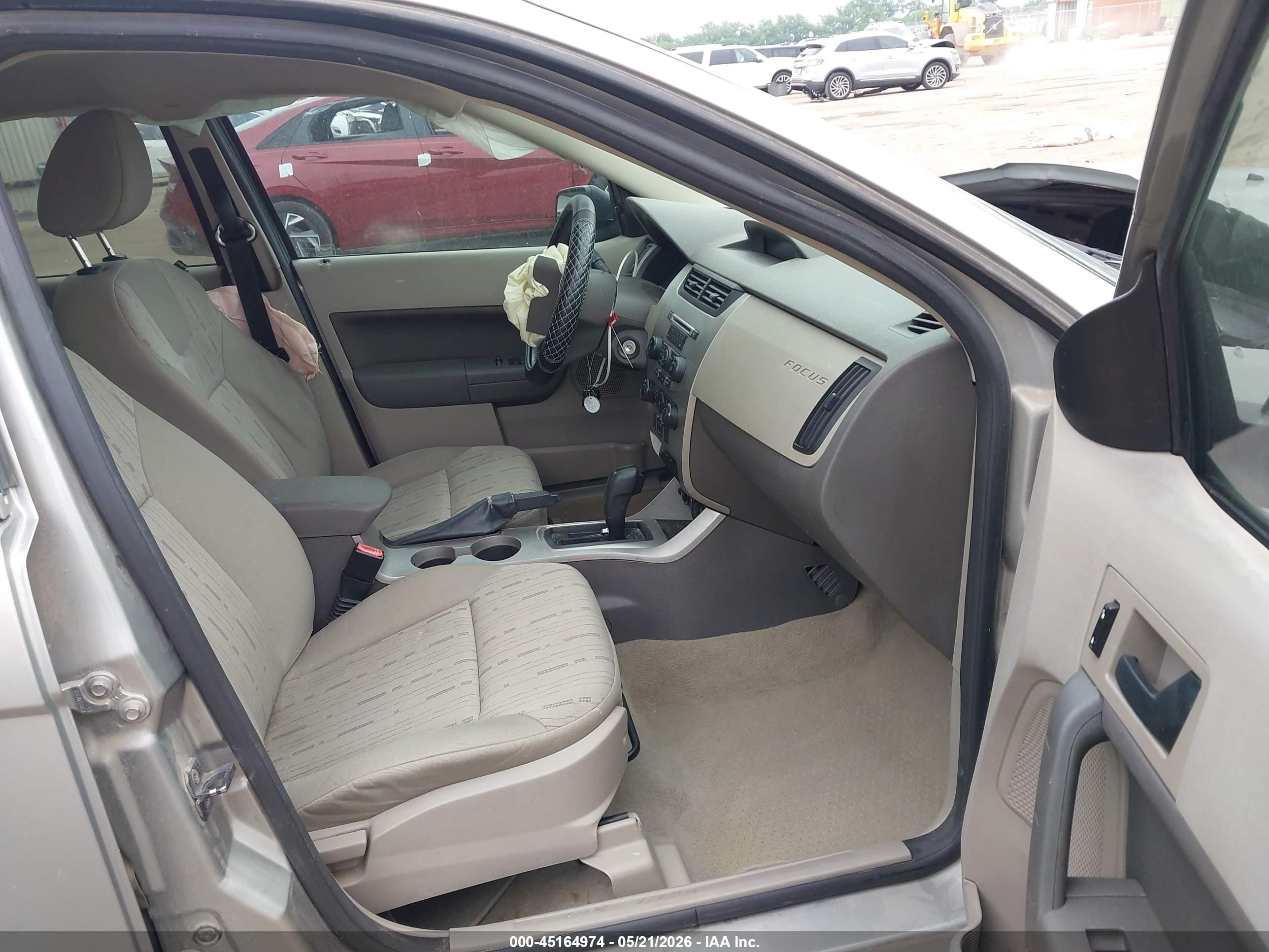2008 Ford Focus Se/ses Tan vin: 1FAHP35N58W170969