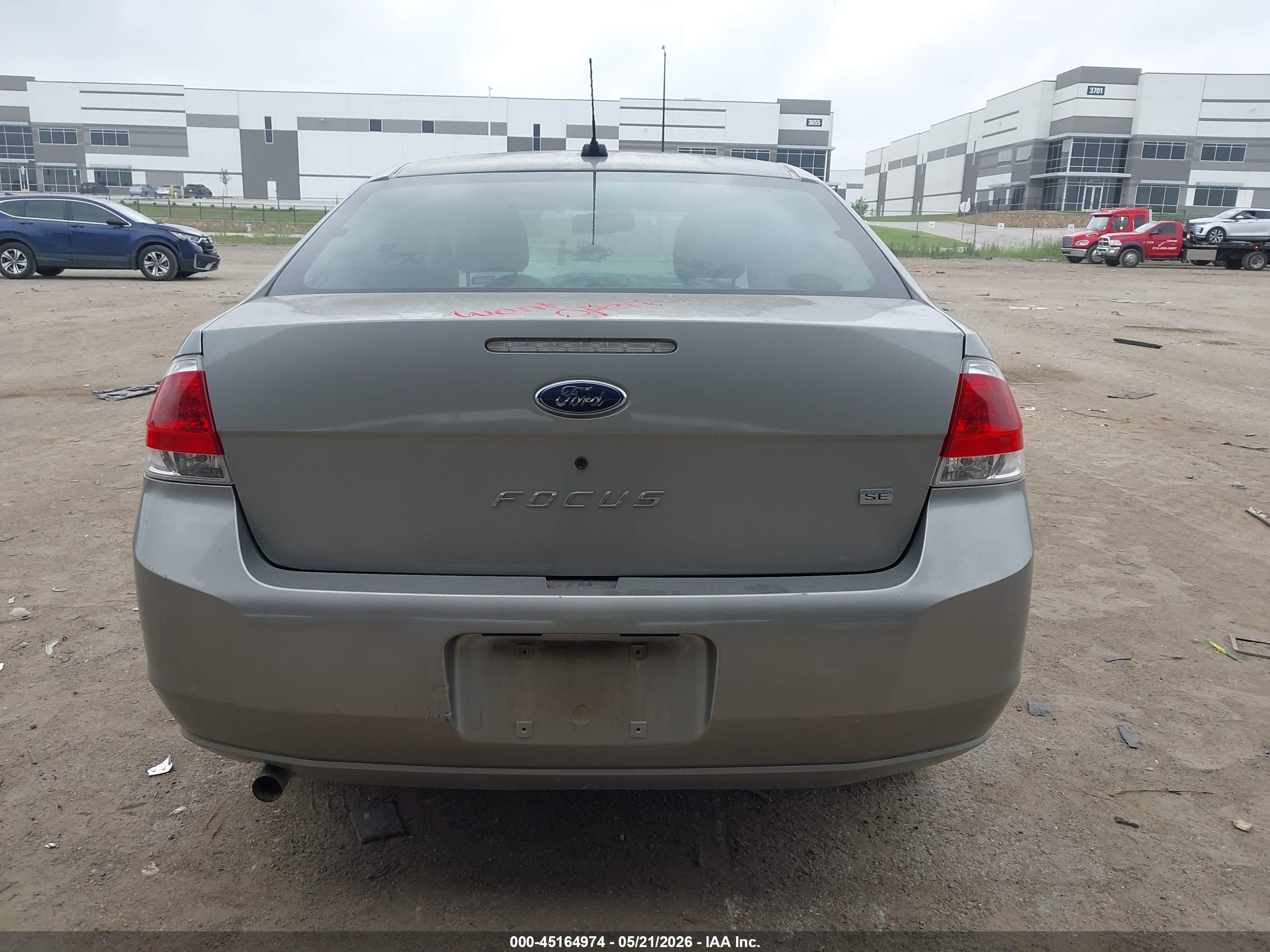 2008 Ford Focus Se/ses Tan vin: 1FAHP35N58W170969