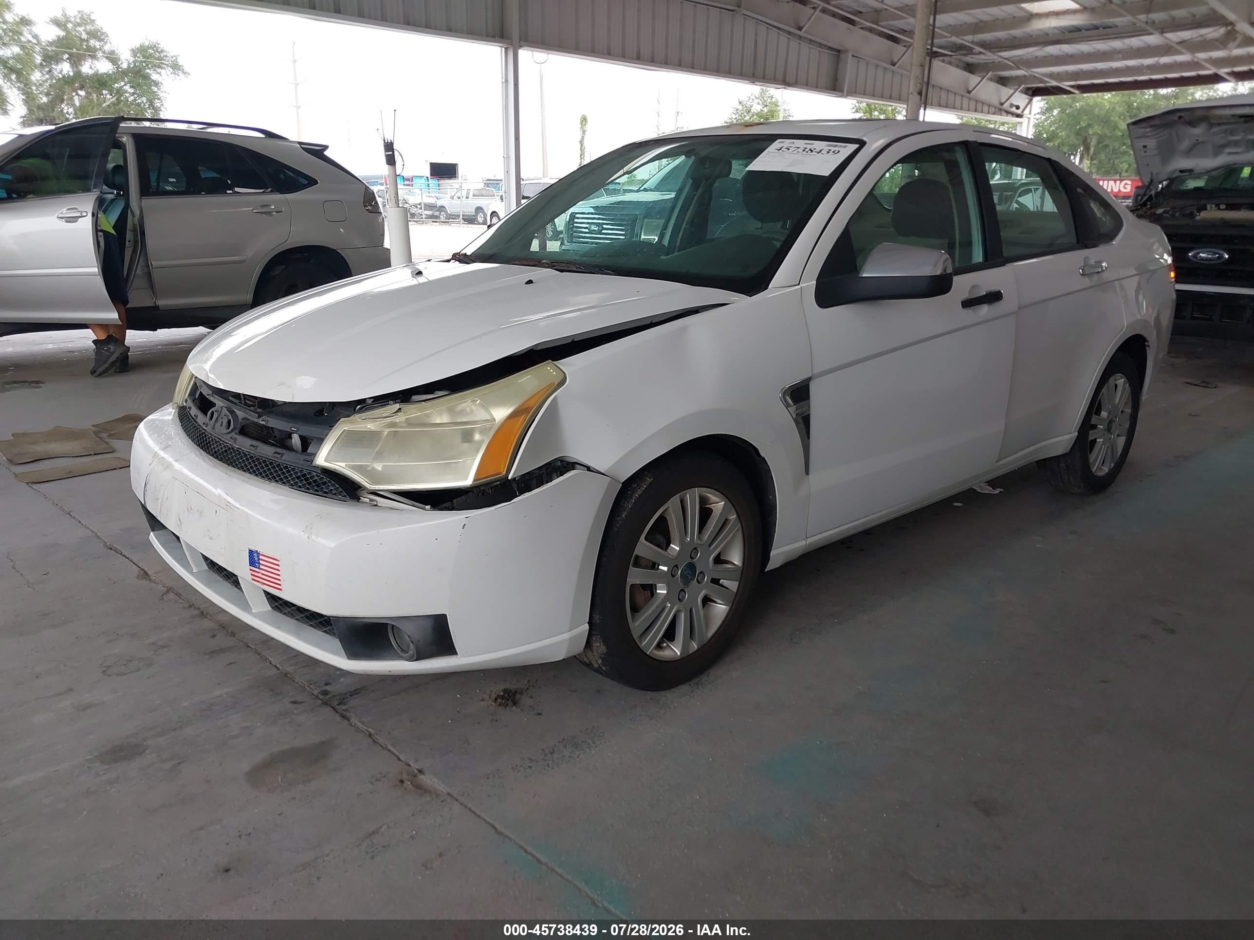 2008 Ford Focus Se/ses White vin: 1FAHP35N58W185231