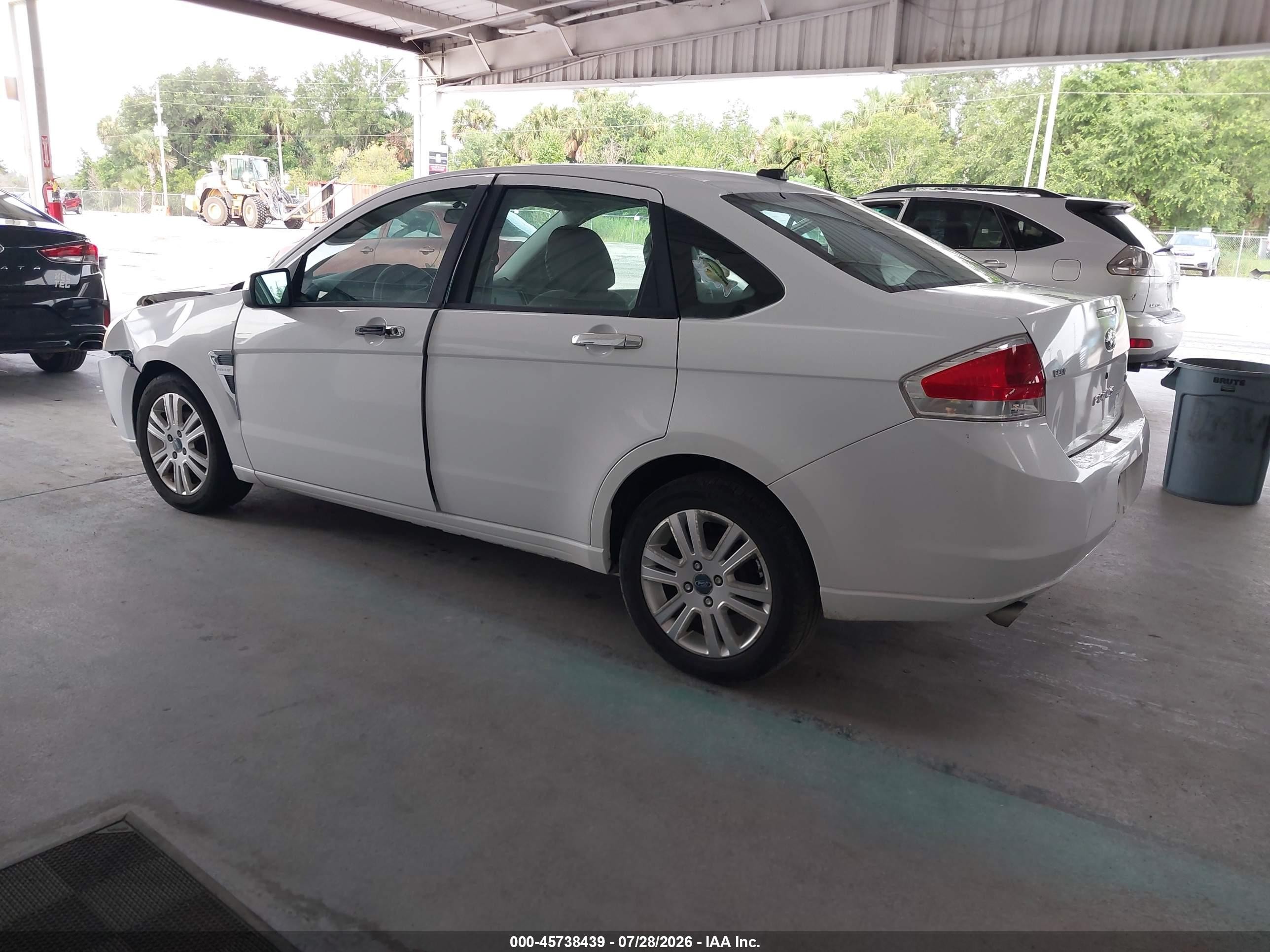 2008 Ford Focus Se/ses White vin: 1FAHP35N58W185231
