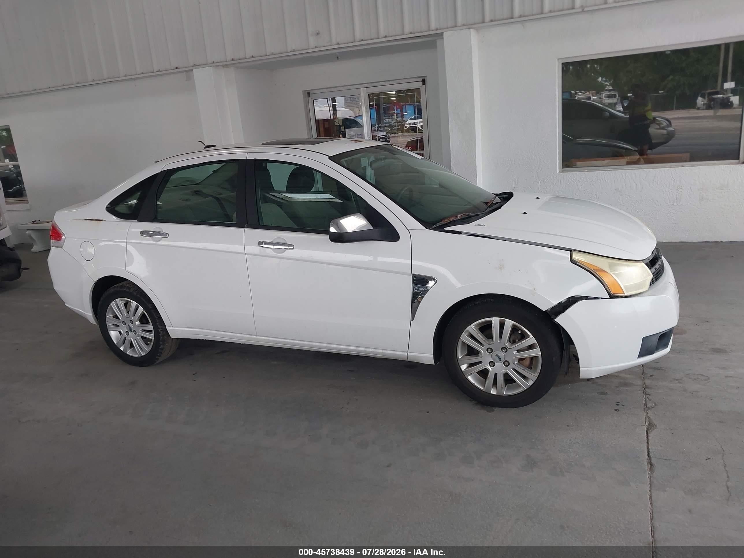 2008 Ford Focus Se/ses White vin: 1FAHP35N58W185231