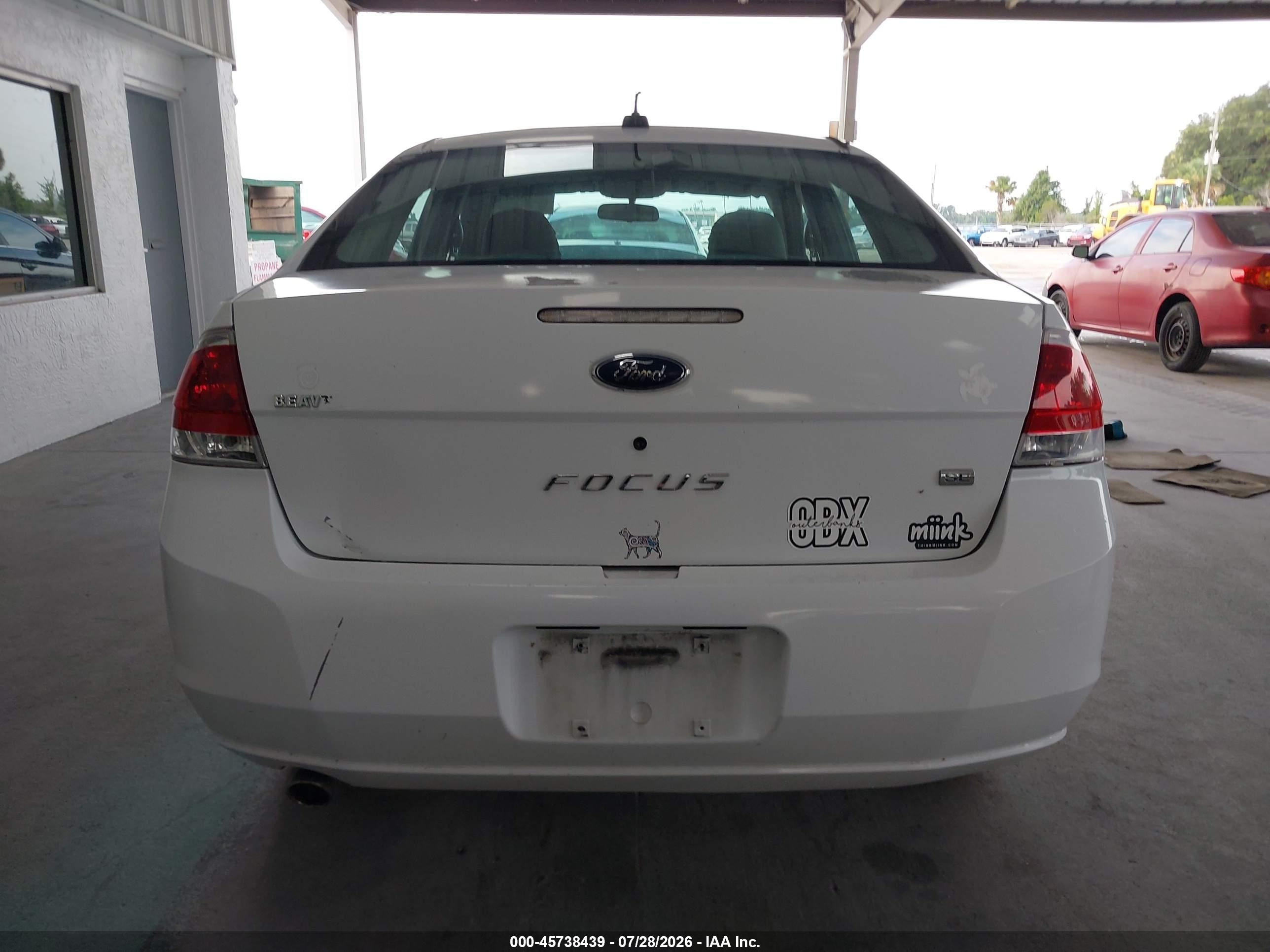 2008 Ford Focus Se/ses White vin: 1FAHP35N58W185231