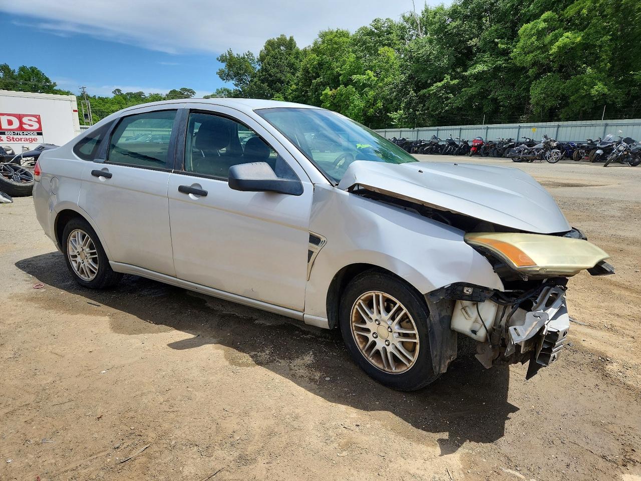 2008 Ford Focus Se Silver vin: 1FAHP35N58W209527