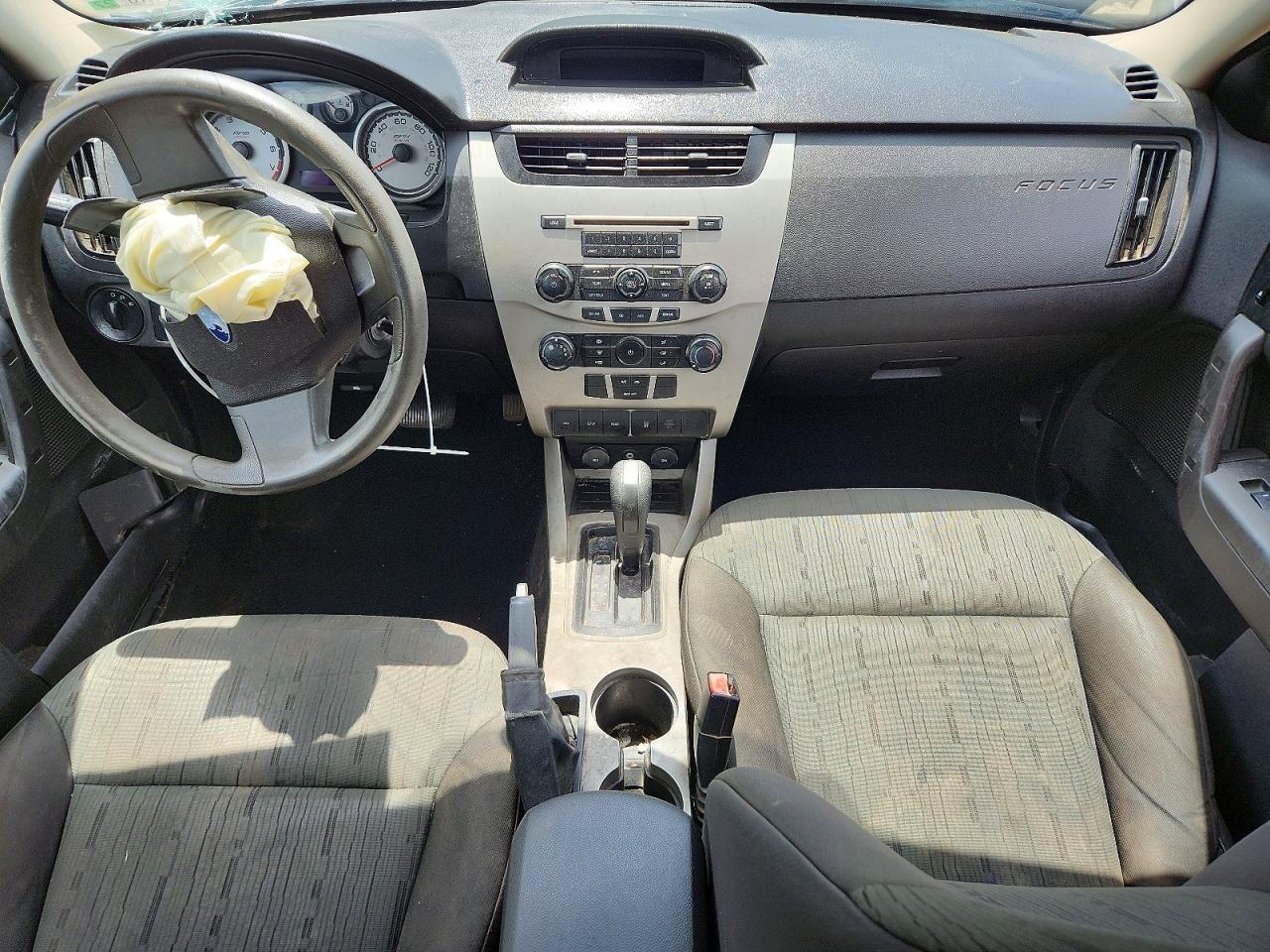 2008 Ford Focus Se Silver vin: 1FAHP35N58W209527