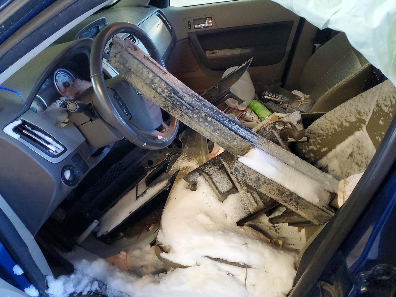 2008 Ford Focus Se Синий vin: 1FAHP35N58W220012