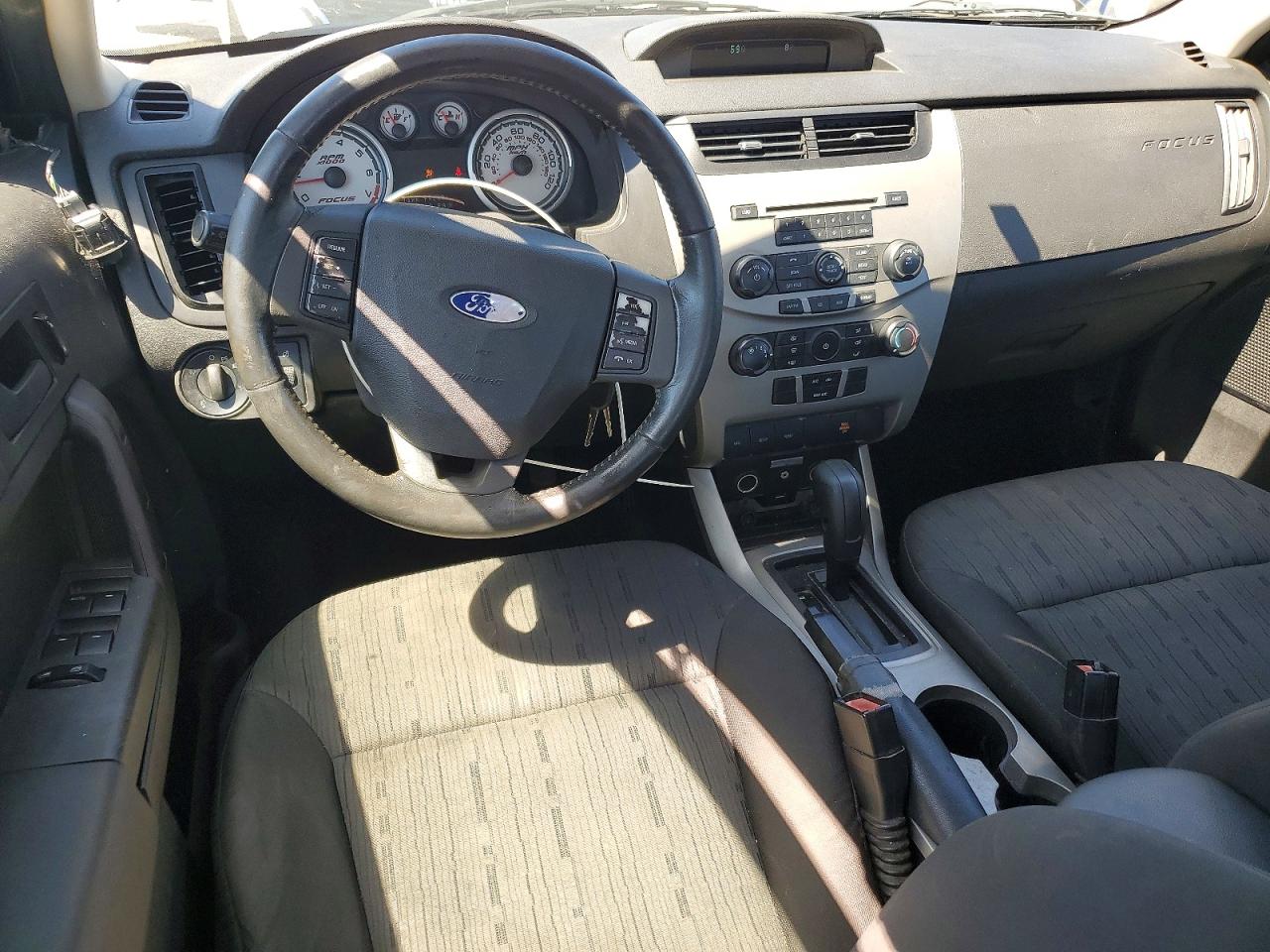 2008 Ford Focus Se Blue vin: 1FAHP35N58W225856