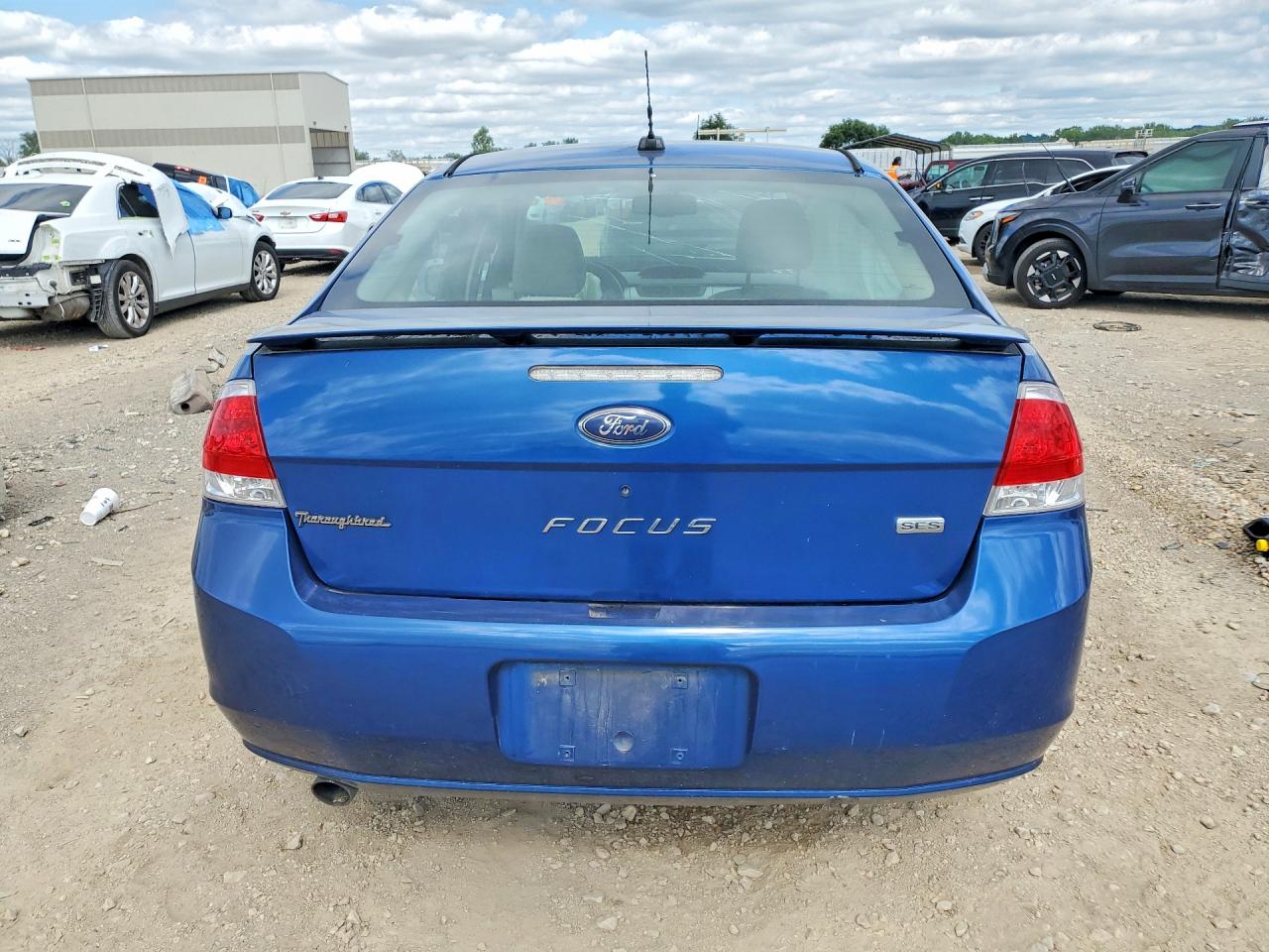 2008 Ford Focus Se Blue vin: 1FAHP35N58W242947