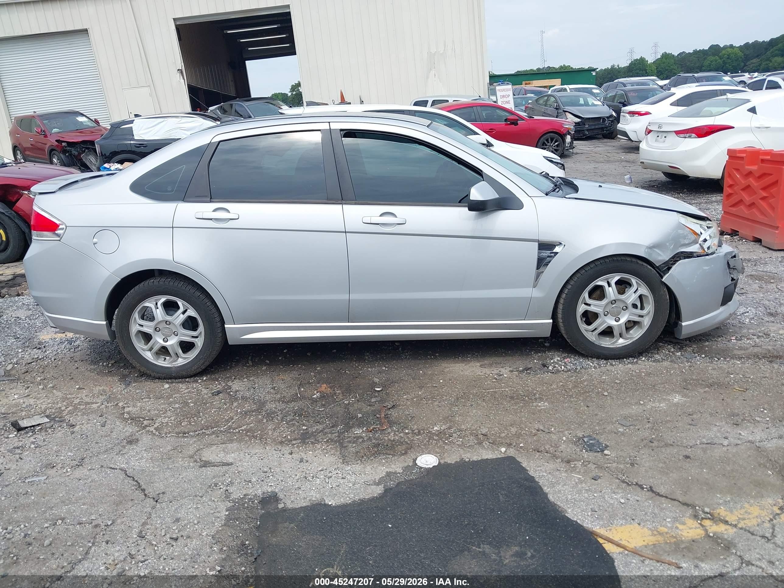 2008 Ford Focus Se/ses Silver vin: 1FAHP35N58W252555