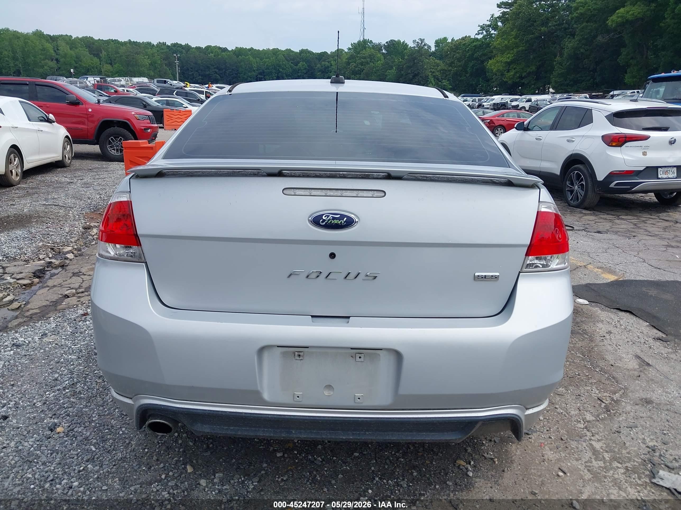 2008 Ford Focus Se/ses Silver vin: 1FAHP35N58W252555