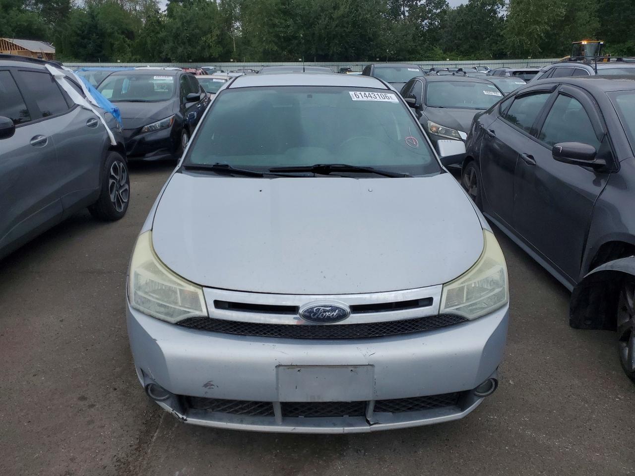 2008 Ford Focus Silver vin: 1FAHP35N58W266939