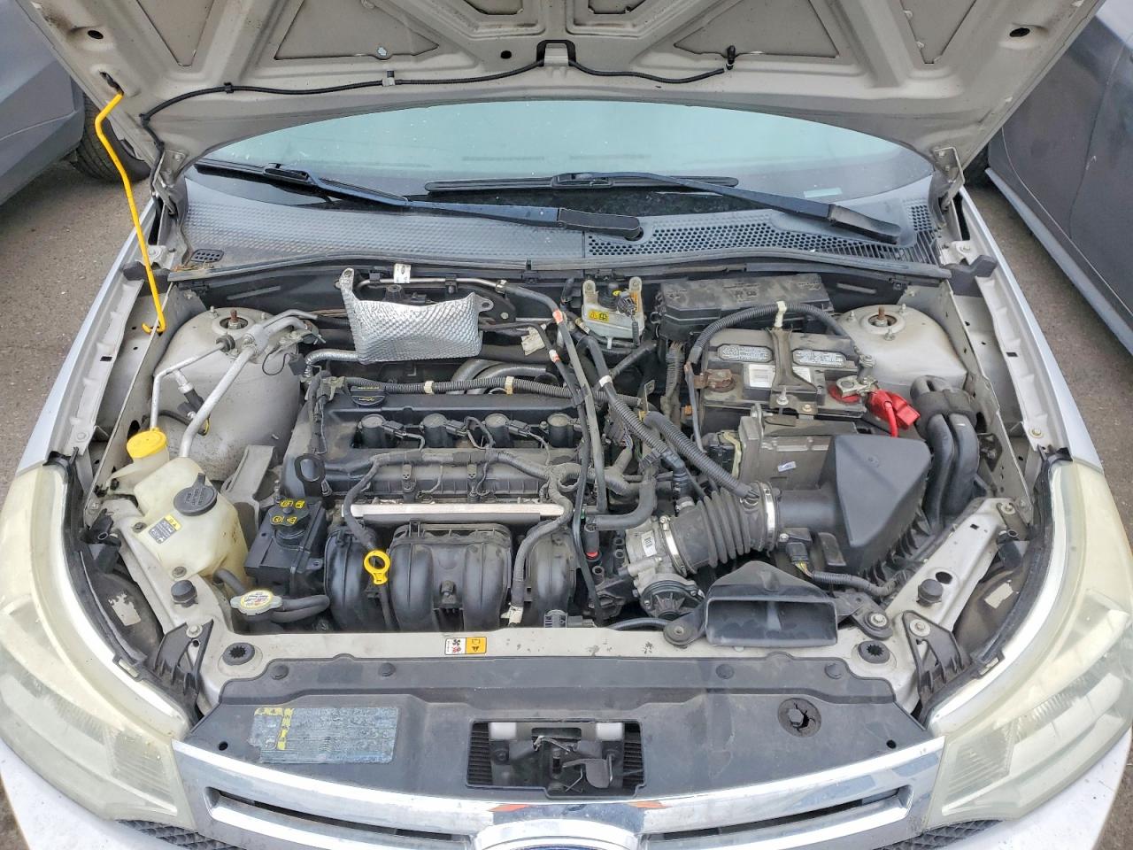 2008 Ford Focus Silver vin: 1FAHP35N58W266939