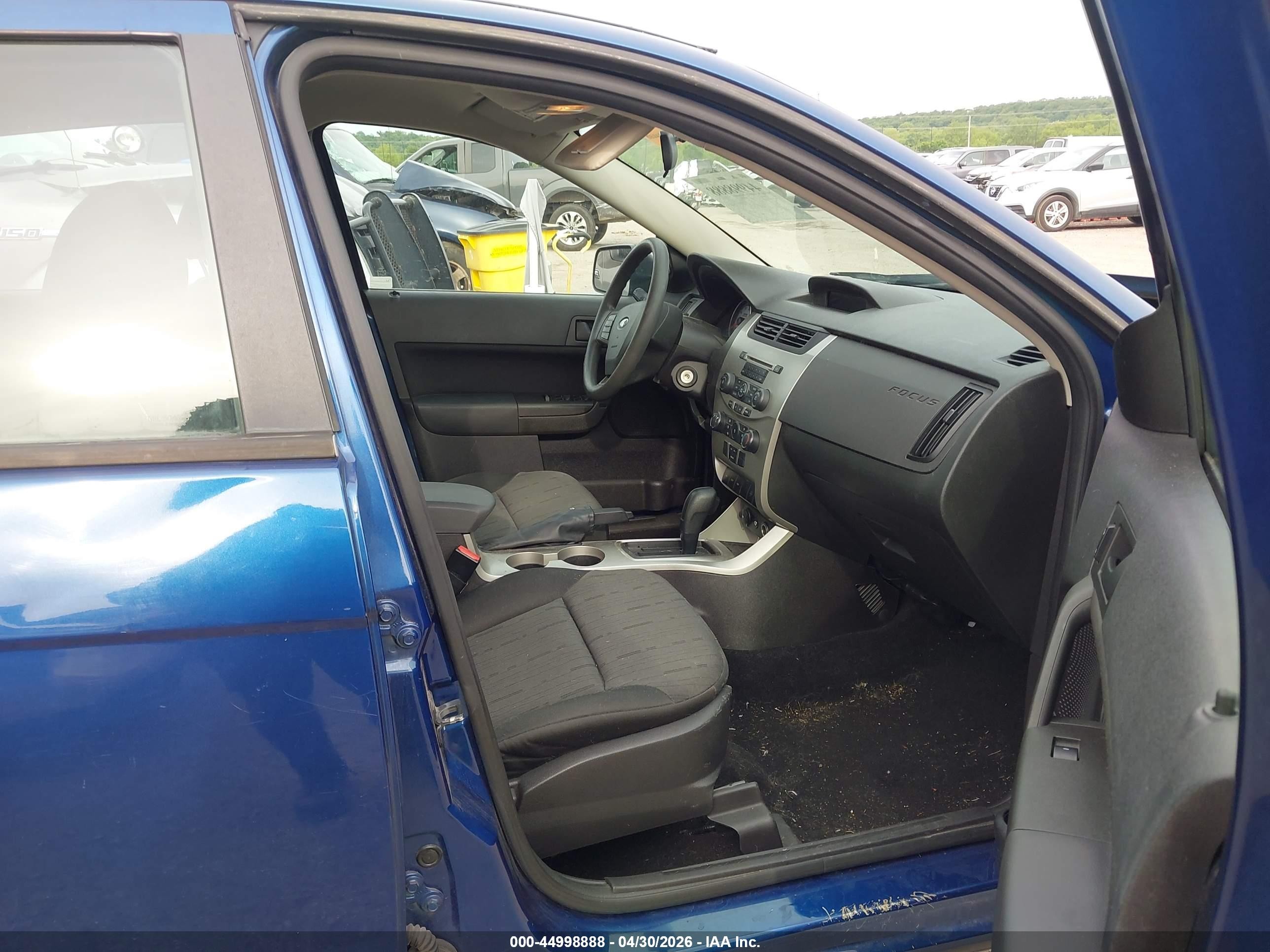 2008 Ford Focus Se/ses Blue vin: 1FAHP35N58W294174