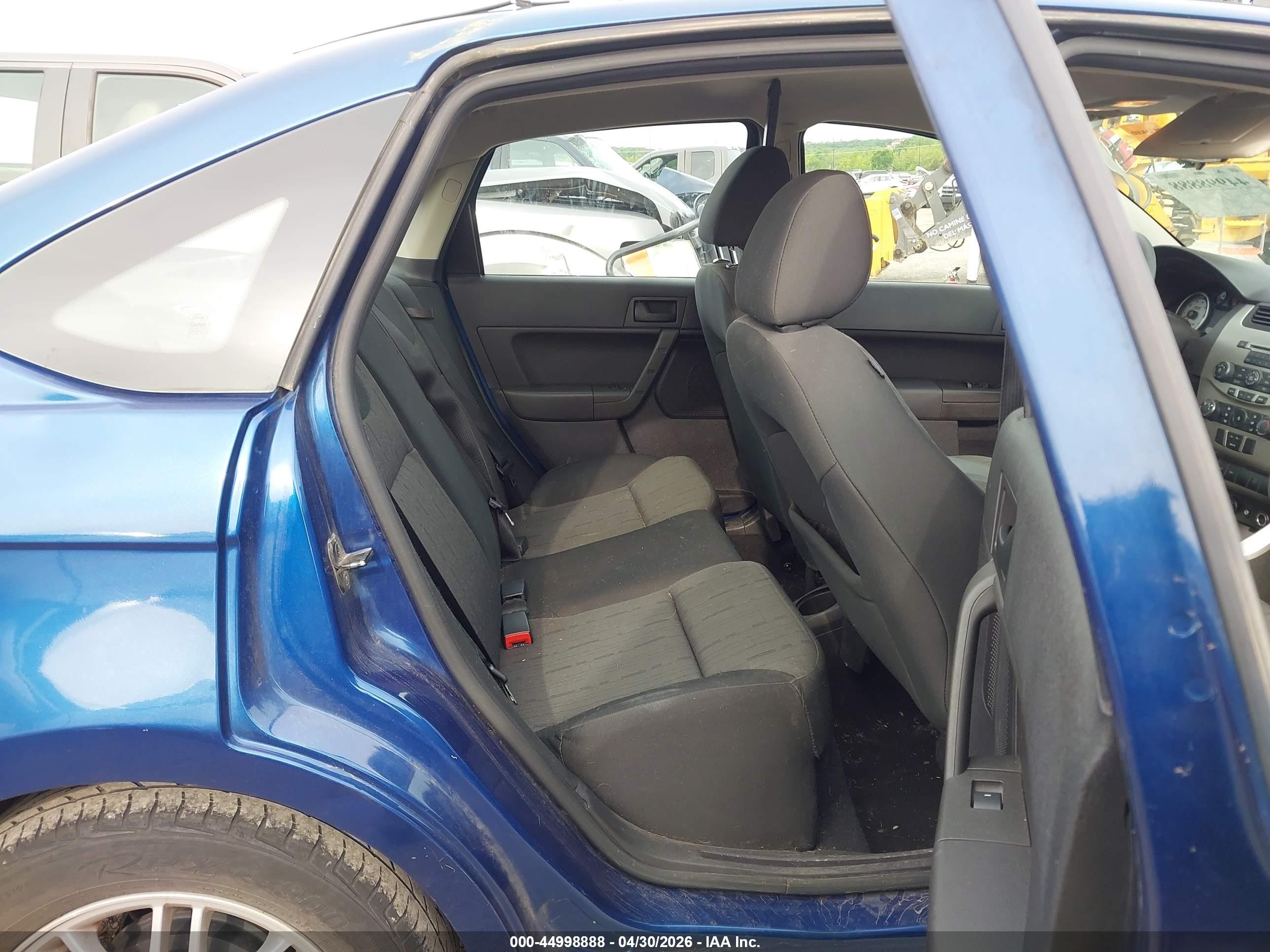 2008 Ford Focus Se/ses Blue vin: 1FAHP35N58W294174