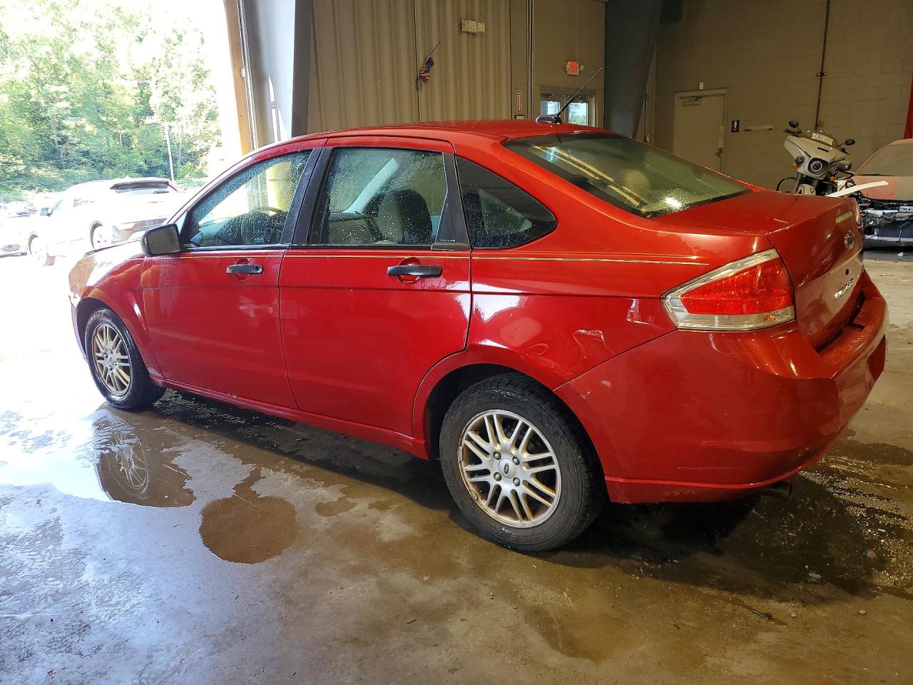 2009 Ford Focus Se Red vin: 1FAHP35N59W229083