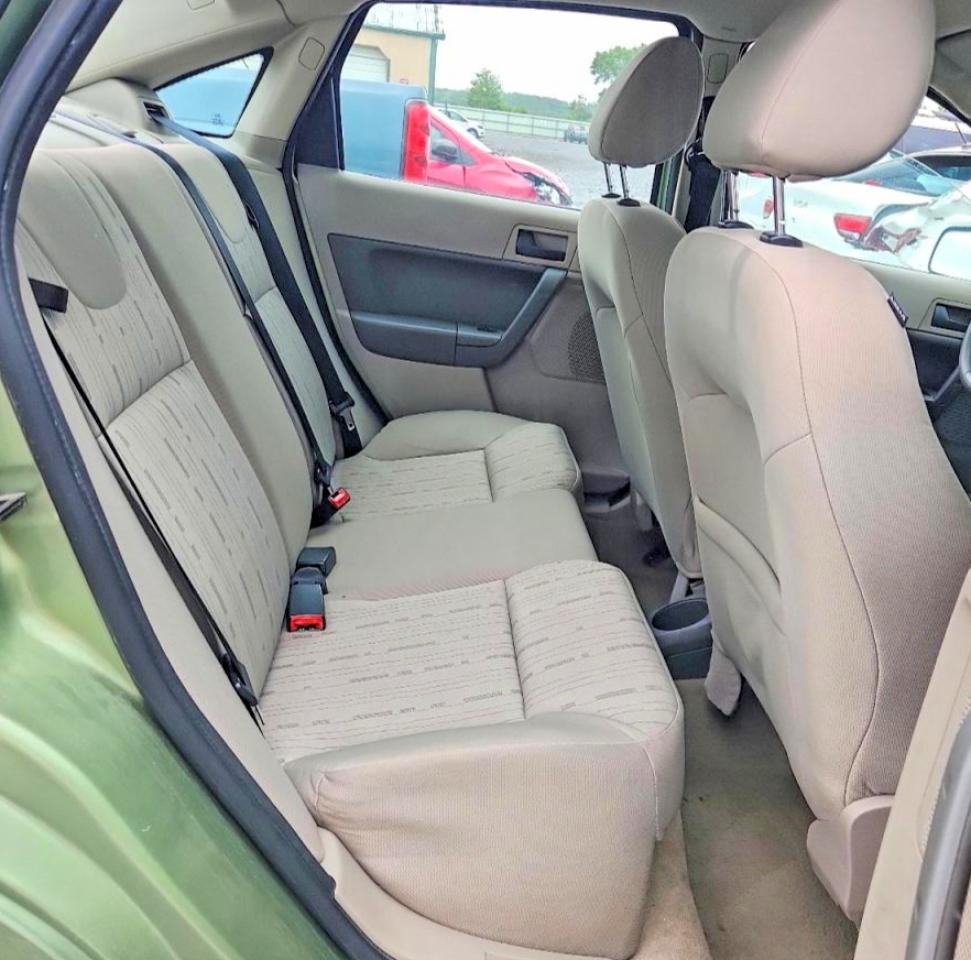 2008 Ford Focus Green vin: 1FAHP35N68W113311