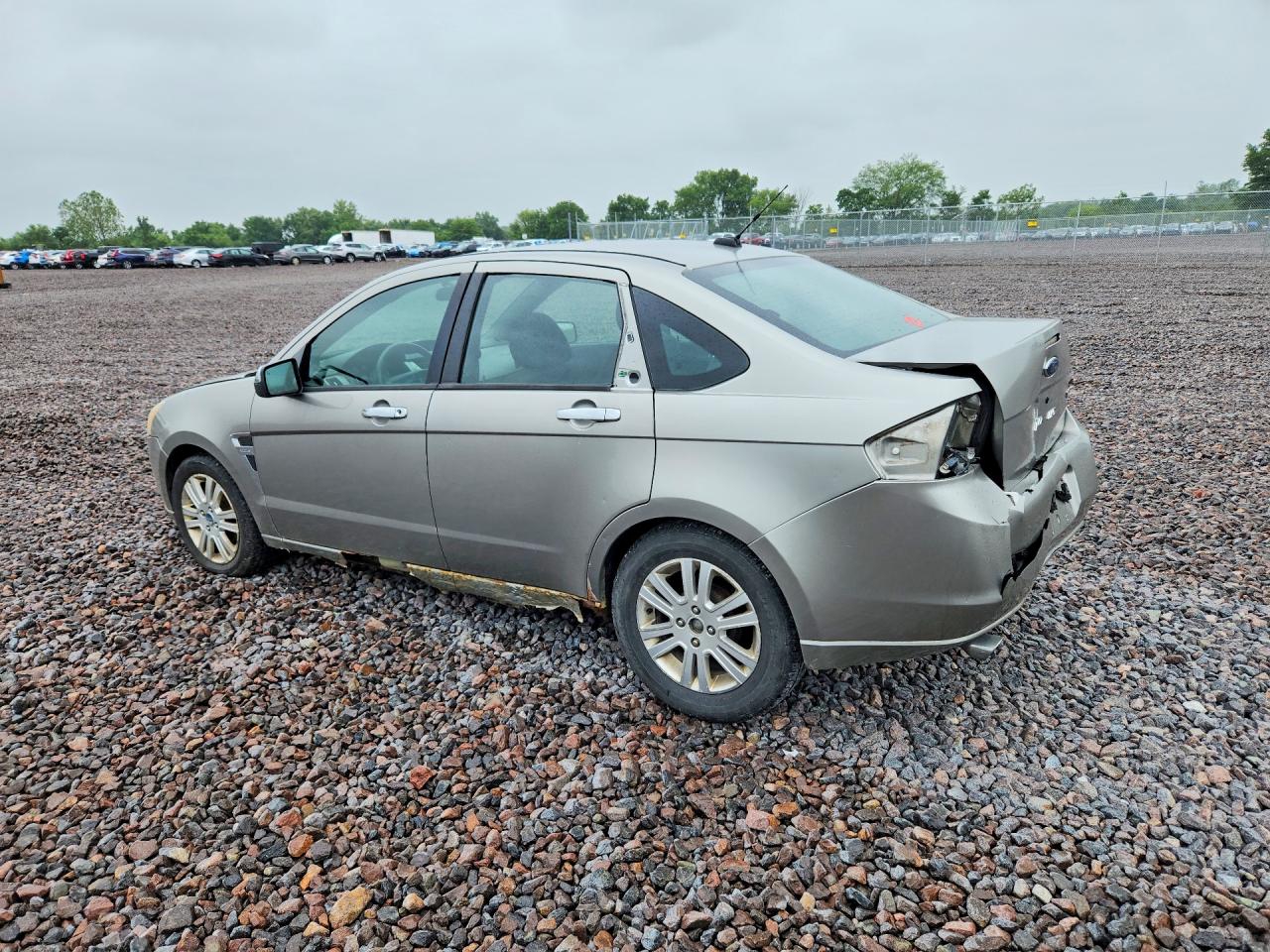 2008 Ford Focus Se Silver vin: 1FAHP35N68W116161
