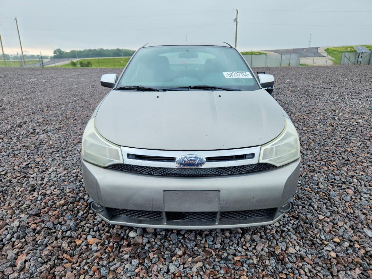 2008 Ford Focus Se Silver vin: 1FAHP35N68W116161