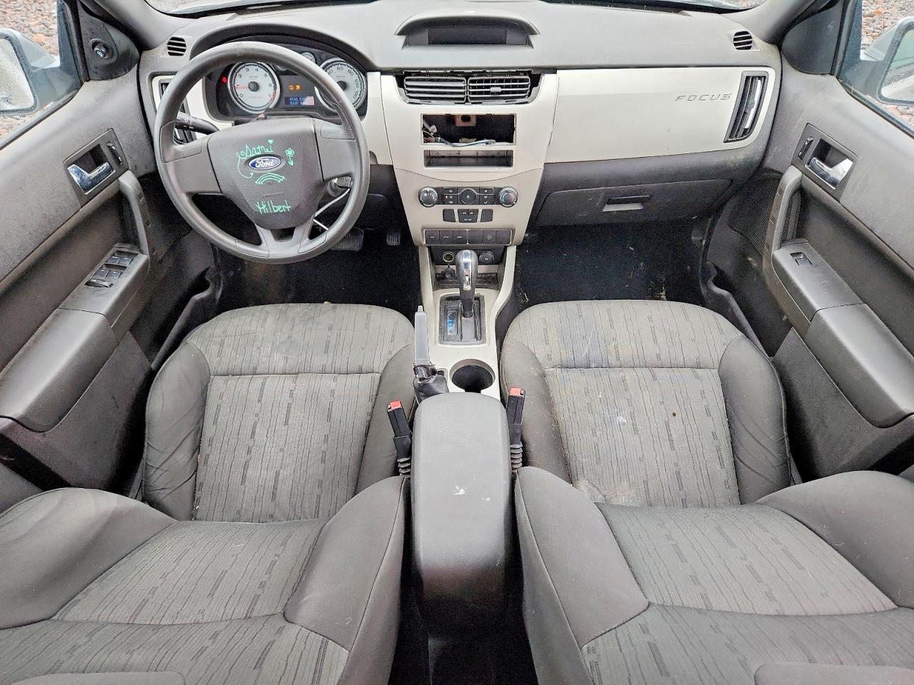 2008 Ford Focus Se Silver vin: 1FAHP35N68W116161