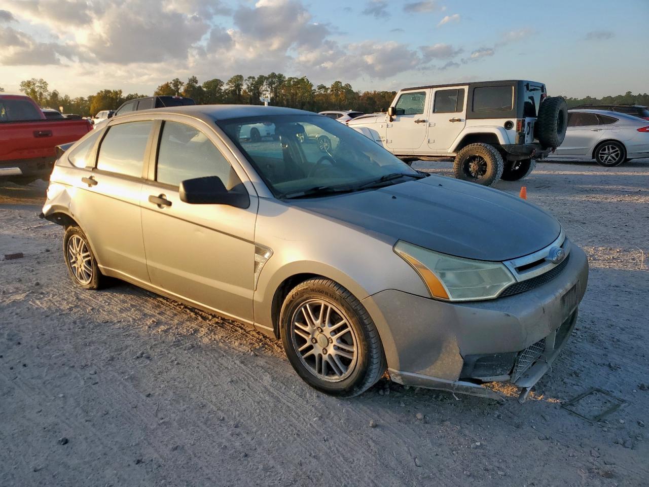2008 Ford Focus Se Gray vin: 1FAHP35N68W131324