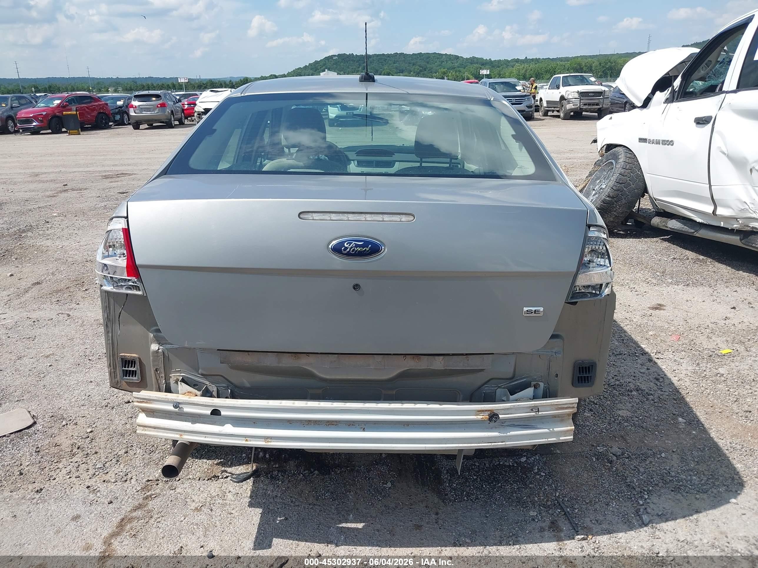 2008 Ford Focus Se/ses Gray vin: 1FAHP35N68W182385