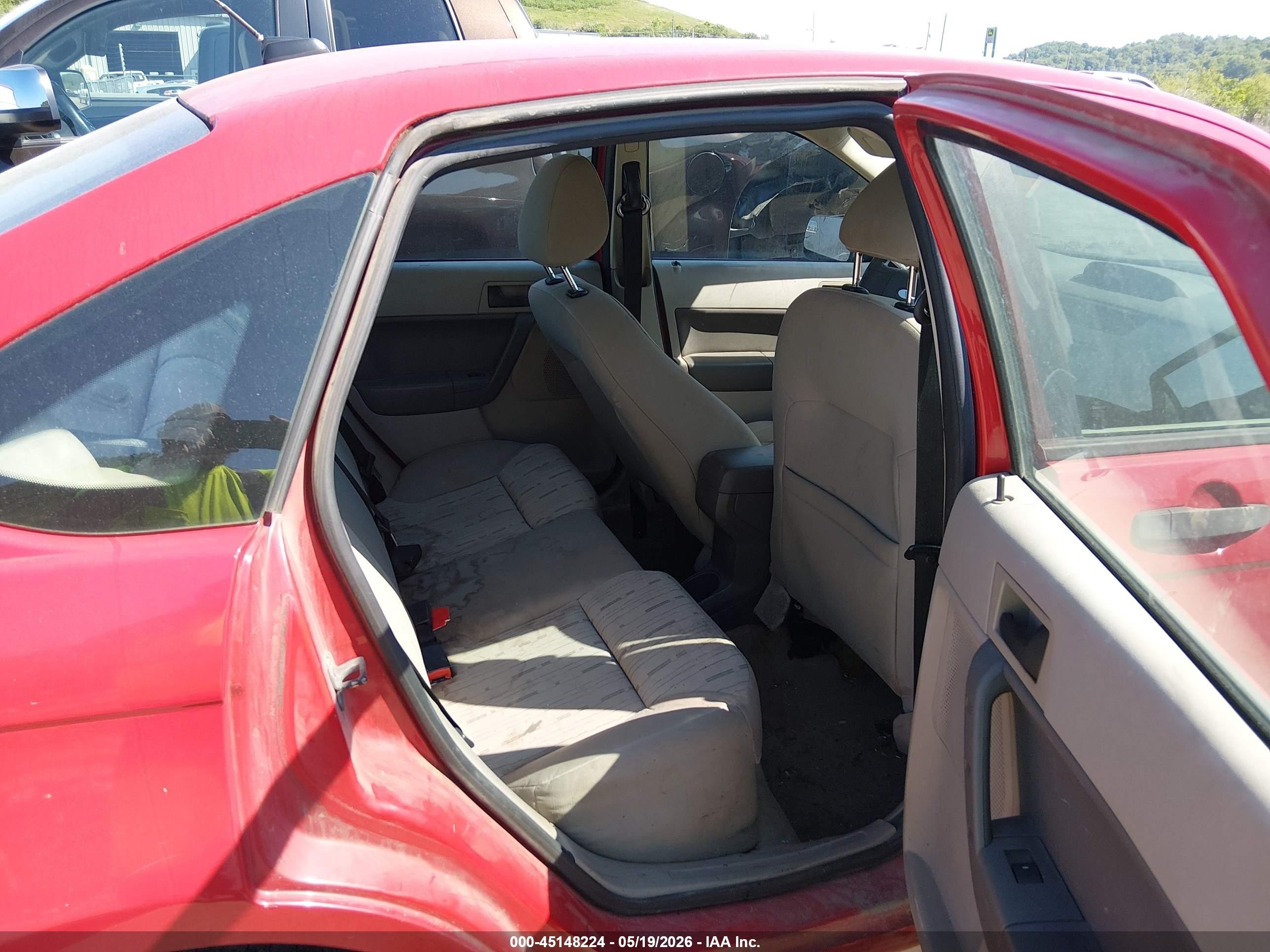 2008 Ford Focus Se/ses Red vin: 1FAHP35N68W204868