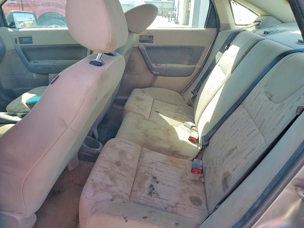 2008 Ford Focus Se Tan vin: 1FAHP35N68W230404