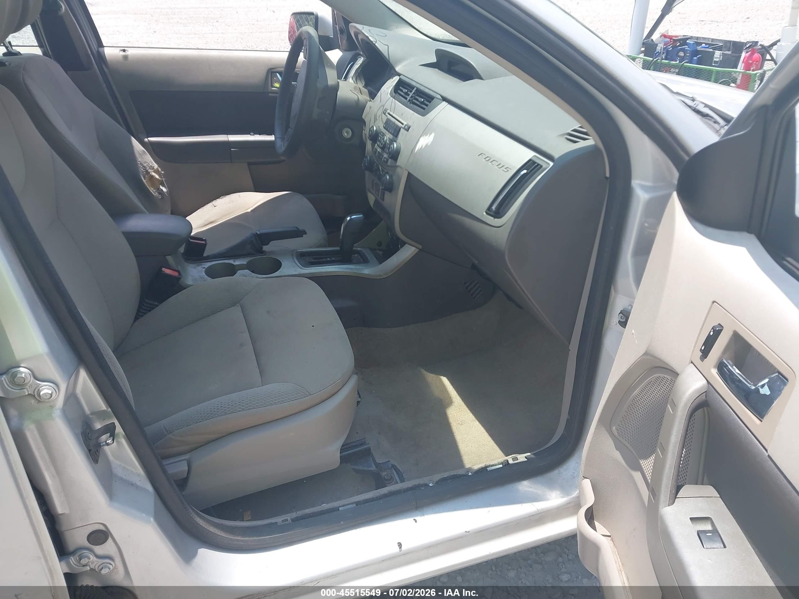2008 Ford Focus Ses Silver vin: 1FAHP35N68W273589