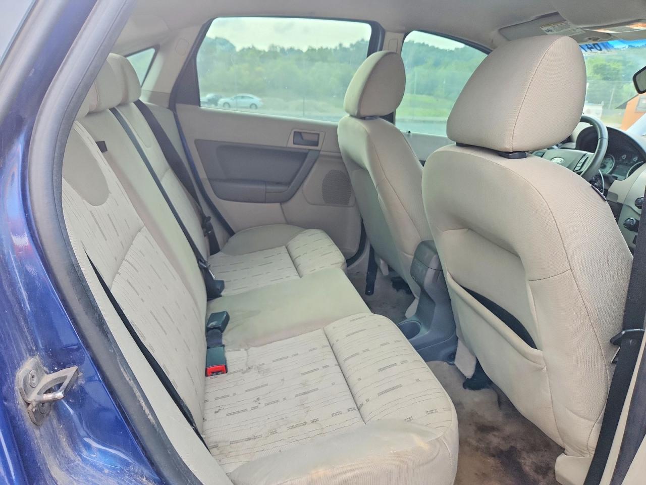 2009 Ford Focus Se Blue vin: 1FAHP35N69W122480
