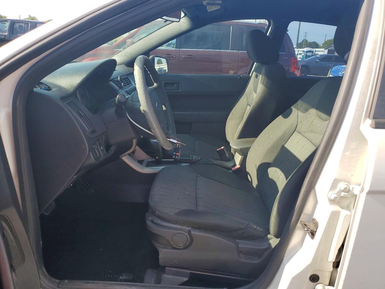 2009 Ford Focus Se White vin: 1FAHP35N69W193680