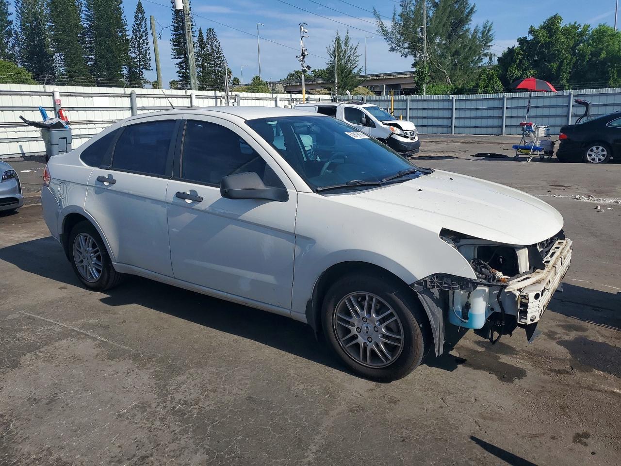 2009 Ford Focus Se White vin: 1FAHP35N69W193680