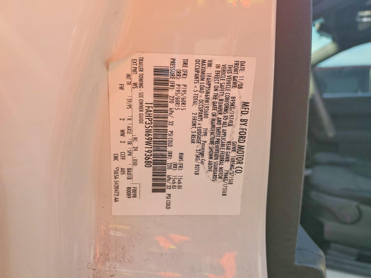 2009 Ford Focus Se White vin: 1FAHP35N69W193680