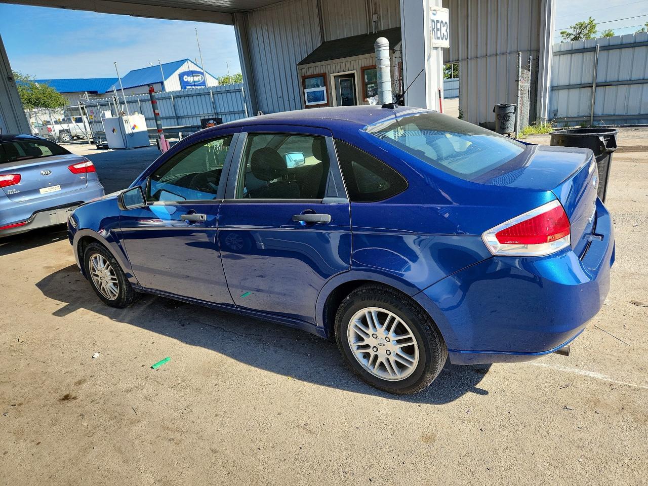 2009 Ford Focus Se Blue vin: 1FAHP35N69W210803