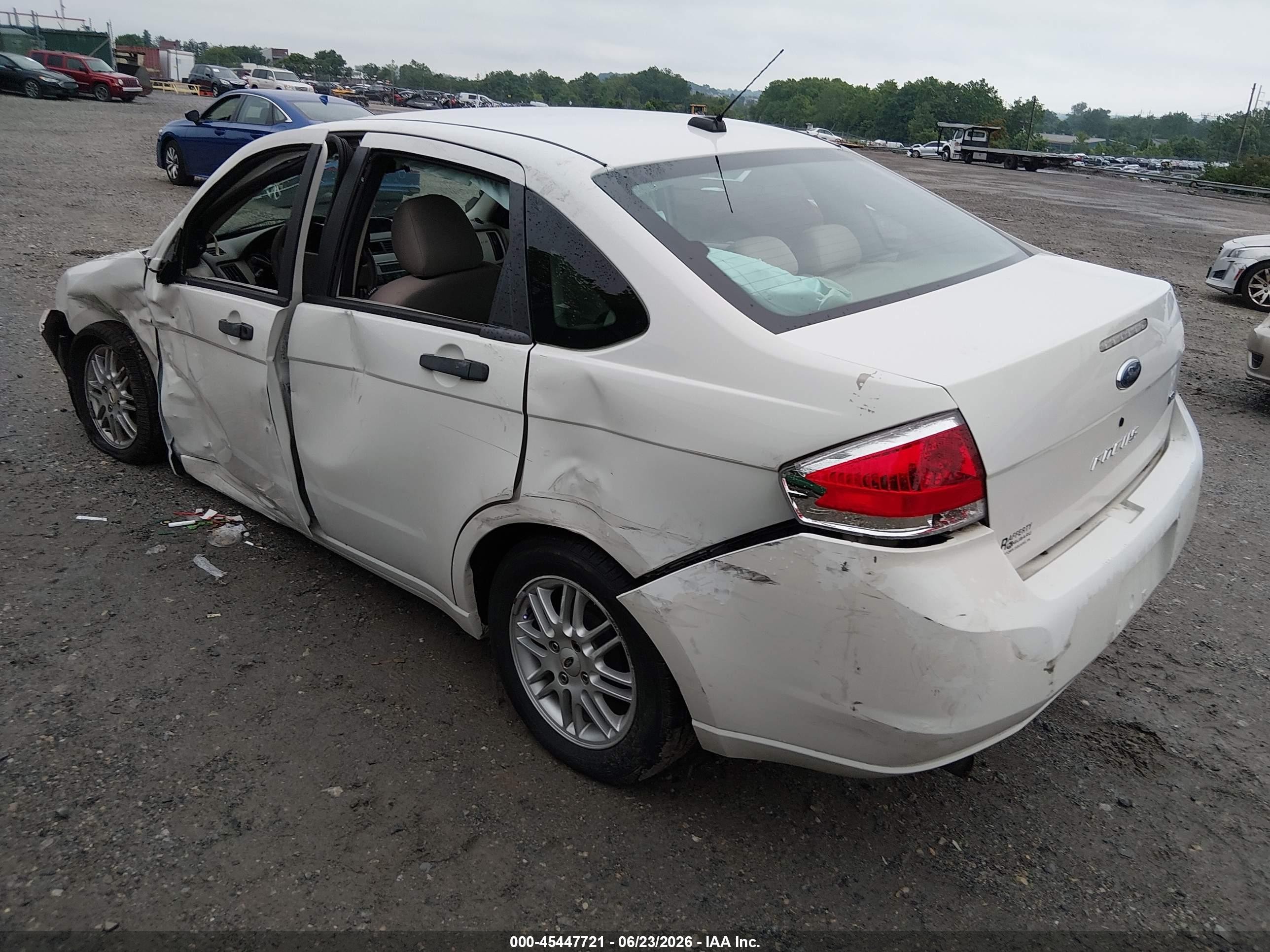 2009 Ford Focus Se White vin: 1FAHP35N69W229934