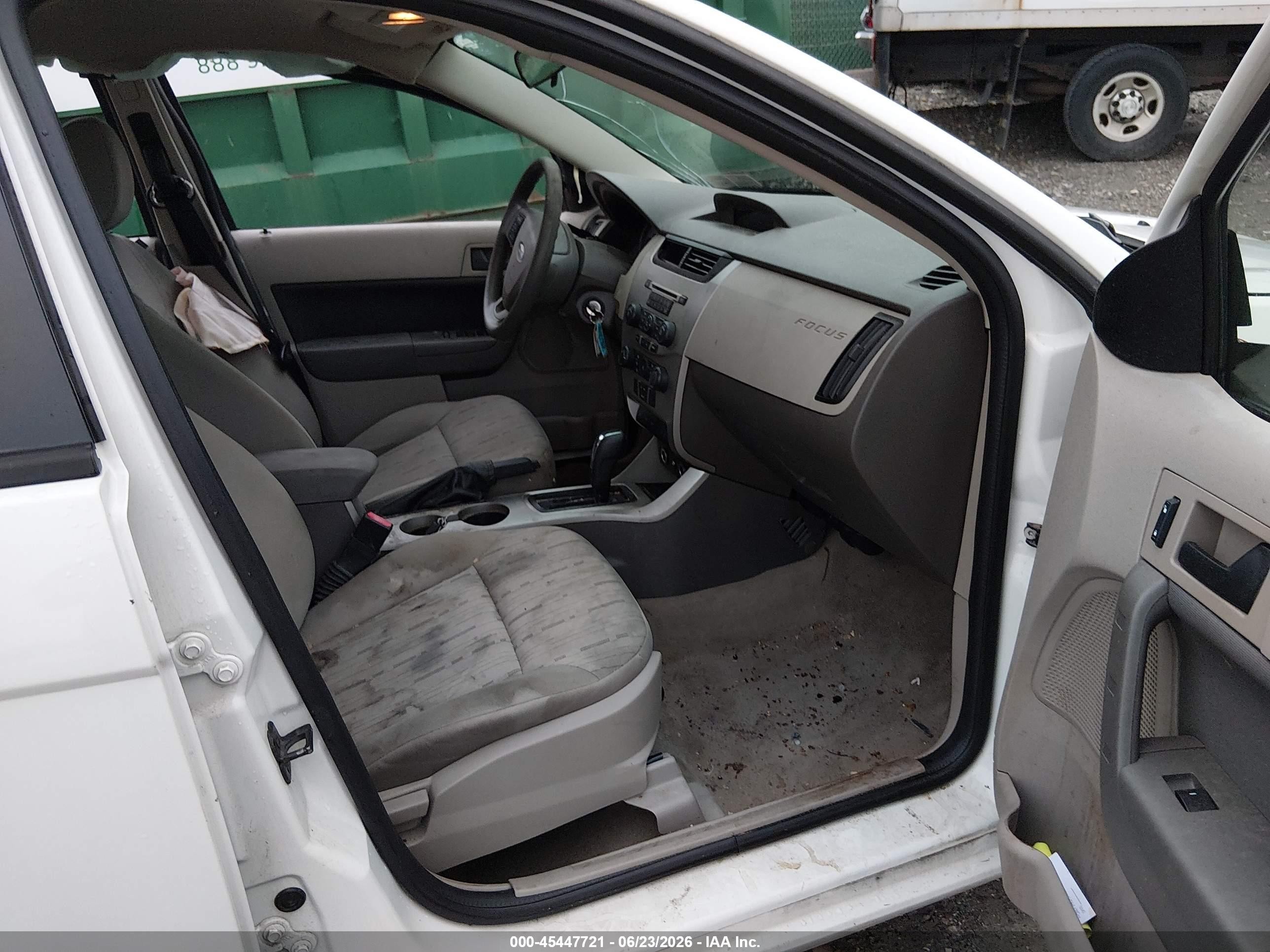 2009 Ford Focus Se White vin: 1FAHP35N69W229934