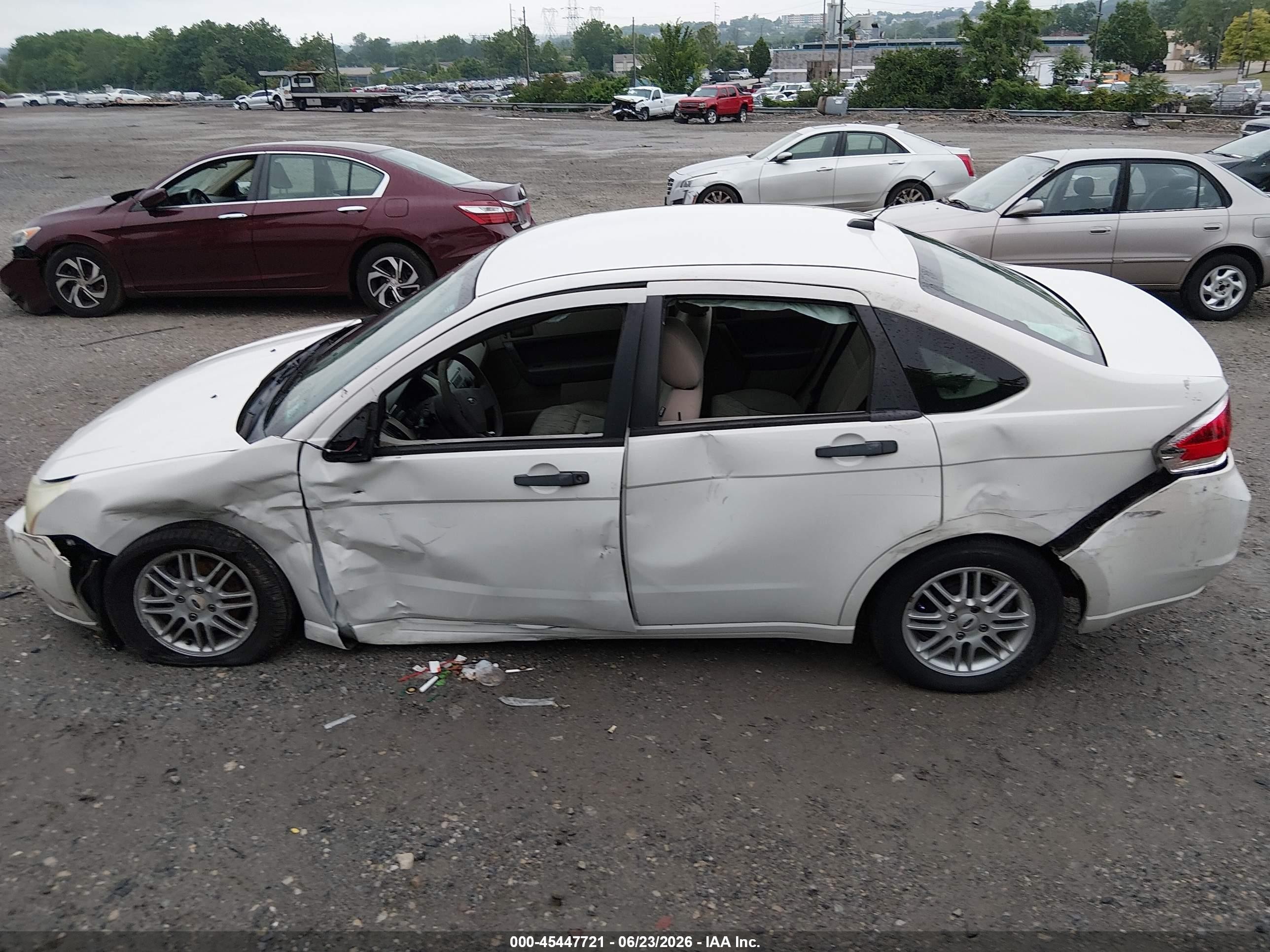 2009 Ford Focus Se White vin: 1FAHP35N69W229934