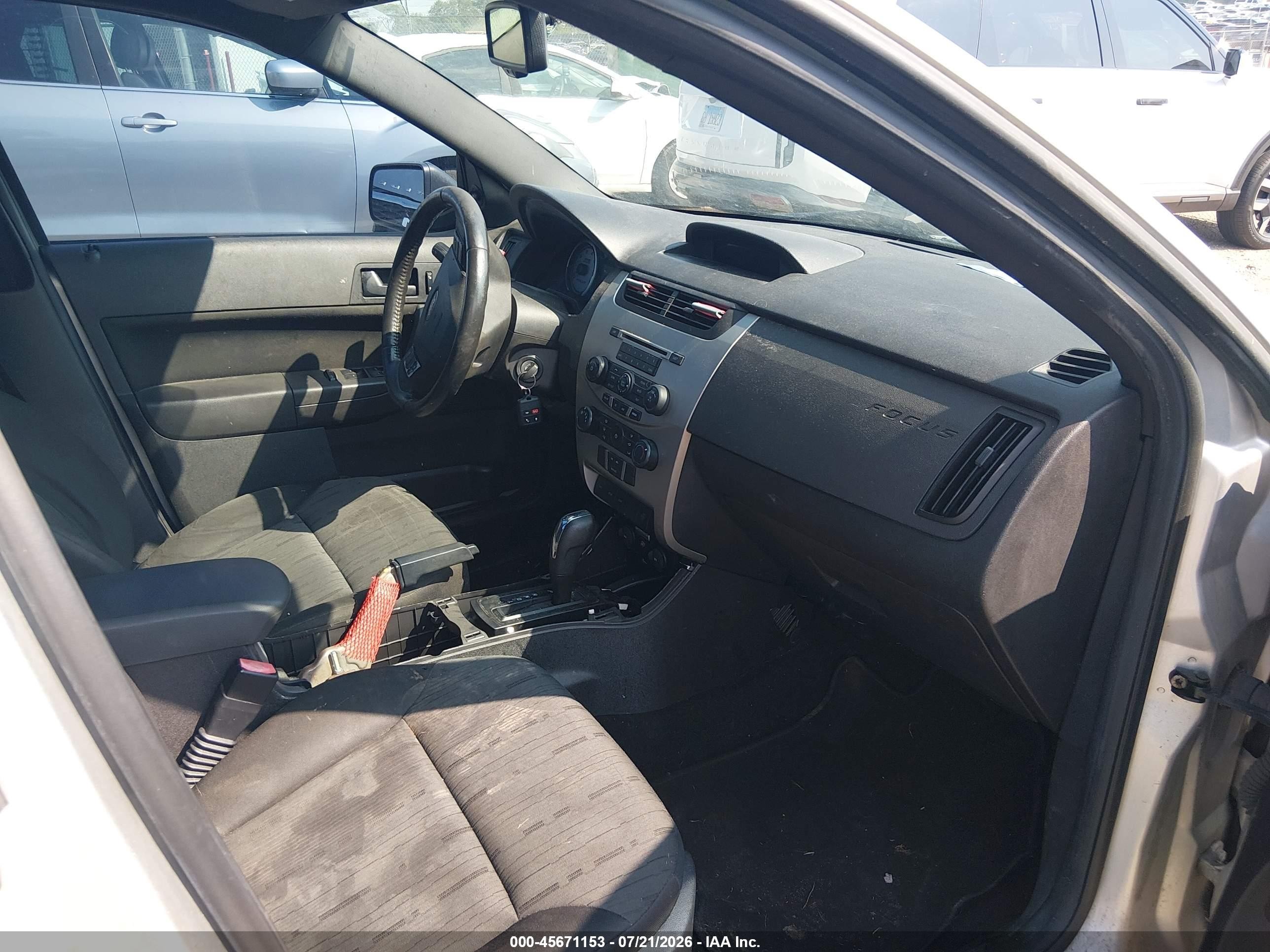 2009 Ford Focus Se Серебряный vin: 1FAHP35N69W259063