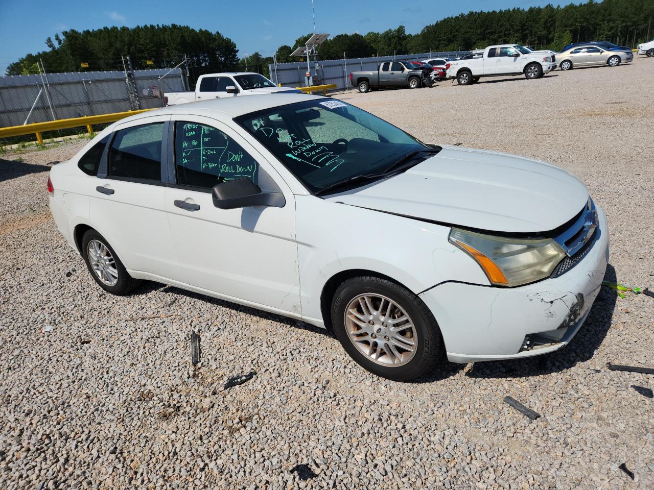 2009 Ford Focus Se White vin: 1FAHP35N79W110340