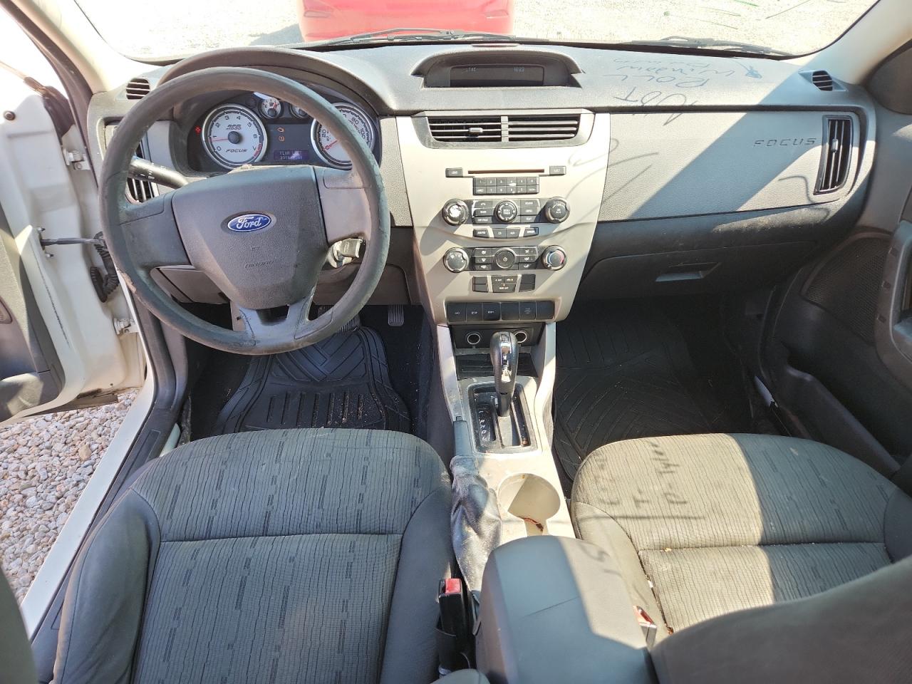 2009 Ford Focus Se White vin: 1FAHP35N79W110340