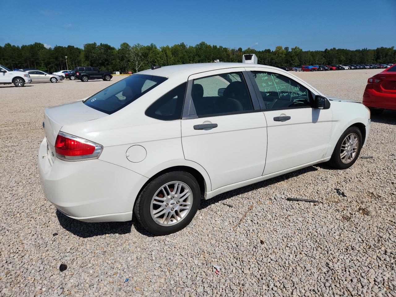 2009 Ford Focus Se White vin: 1FAHP35N79W110340
