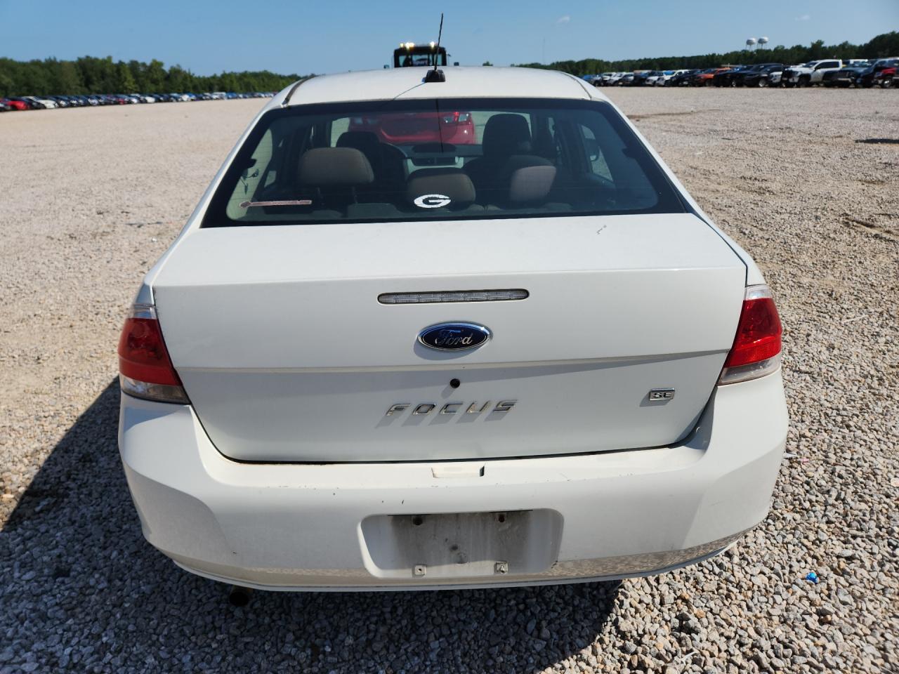 2009 Ford Focus Se White vin: 1FAHP35N79W110340