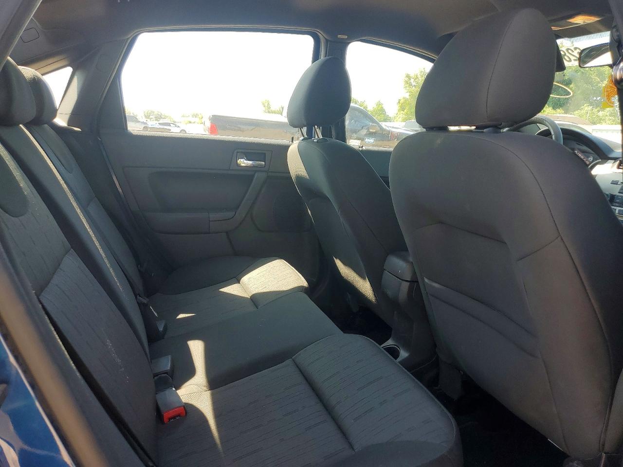 2009 Ford Focus Se Blue vin: 1FAHP35N79W200507