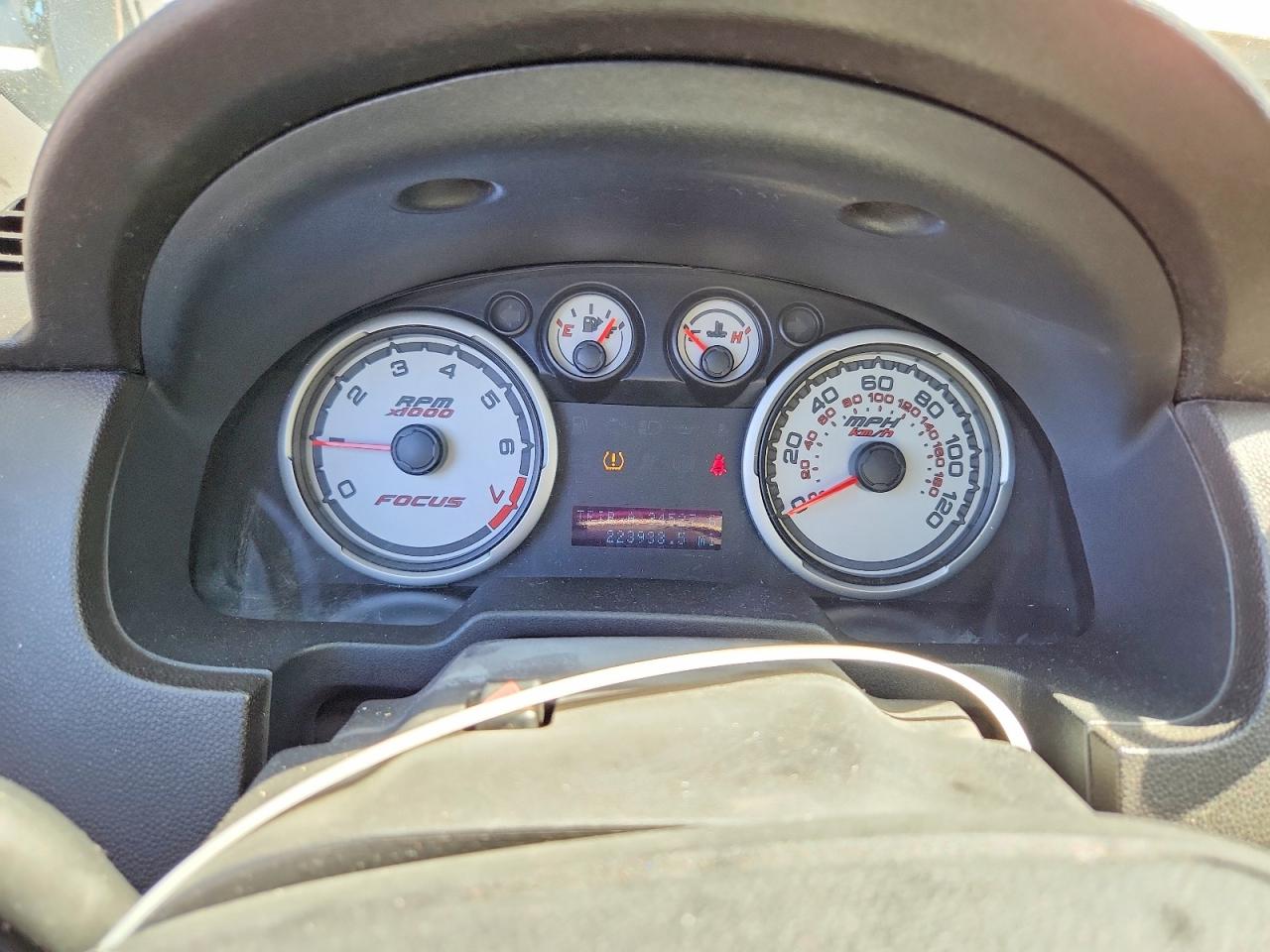 2009 Ford Focus Se Gold vin: 1FAHP35N79W259573