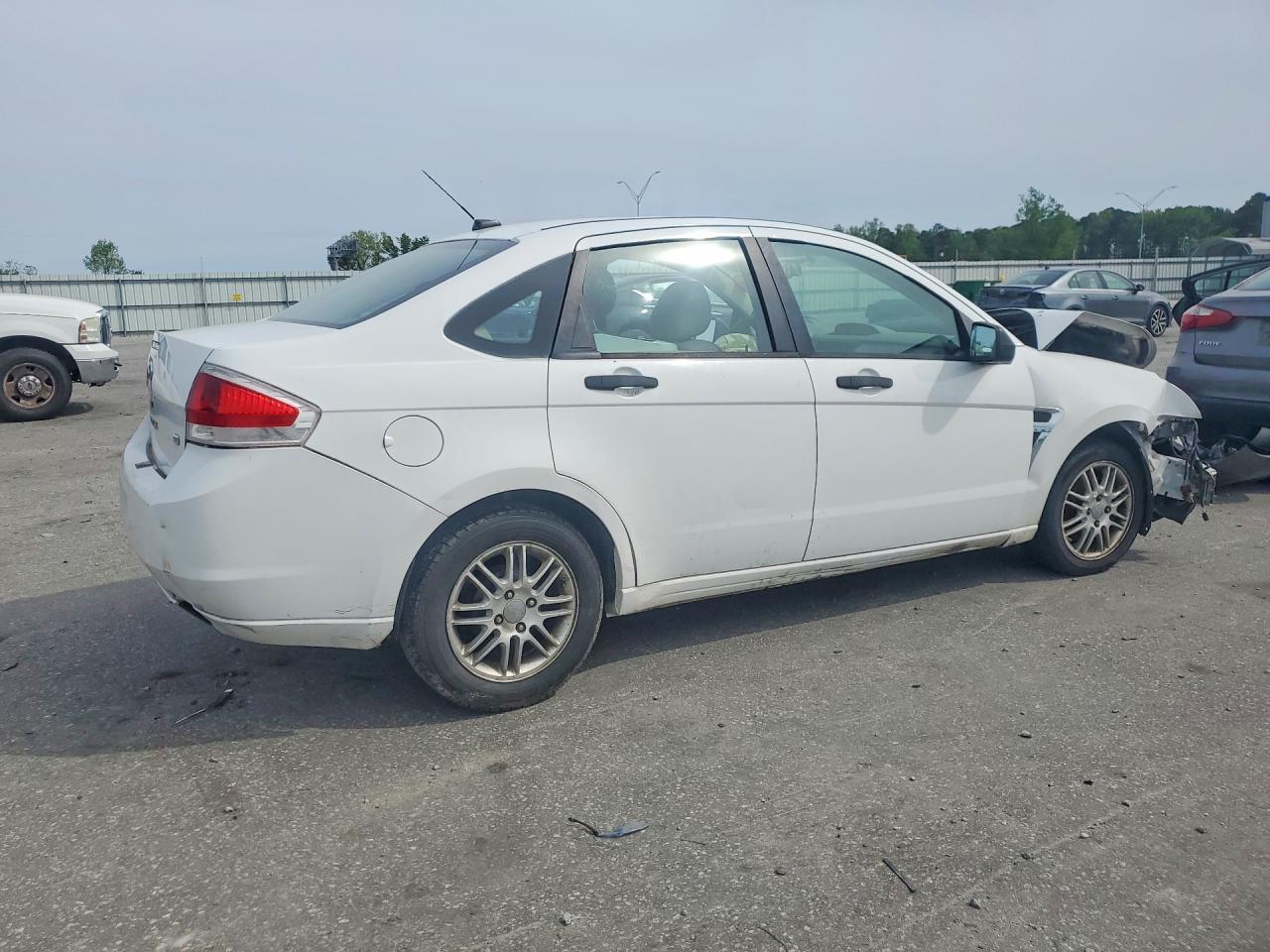 2008 Ford Focus Se White vin: 1FAHP35N88W102276