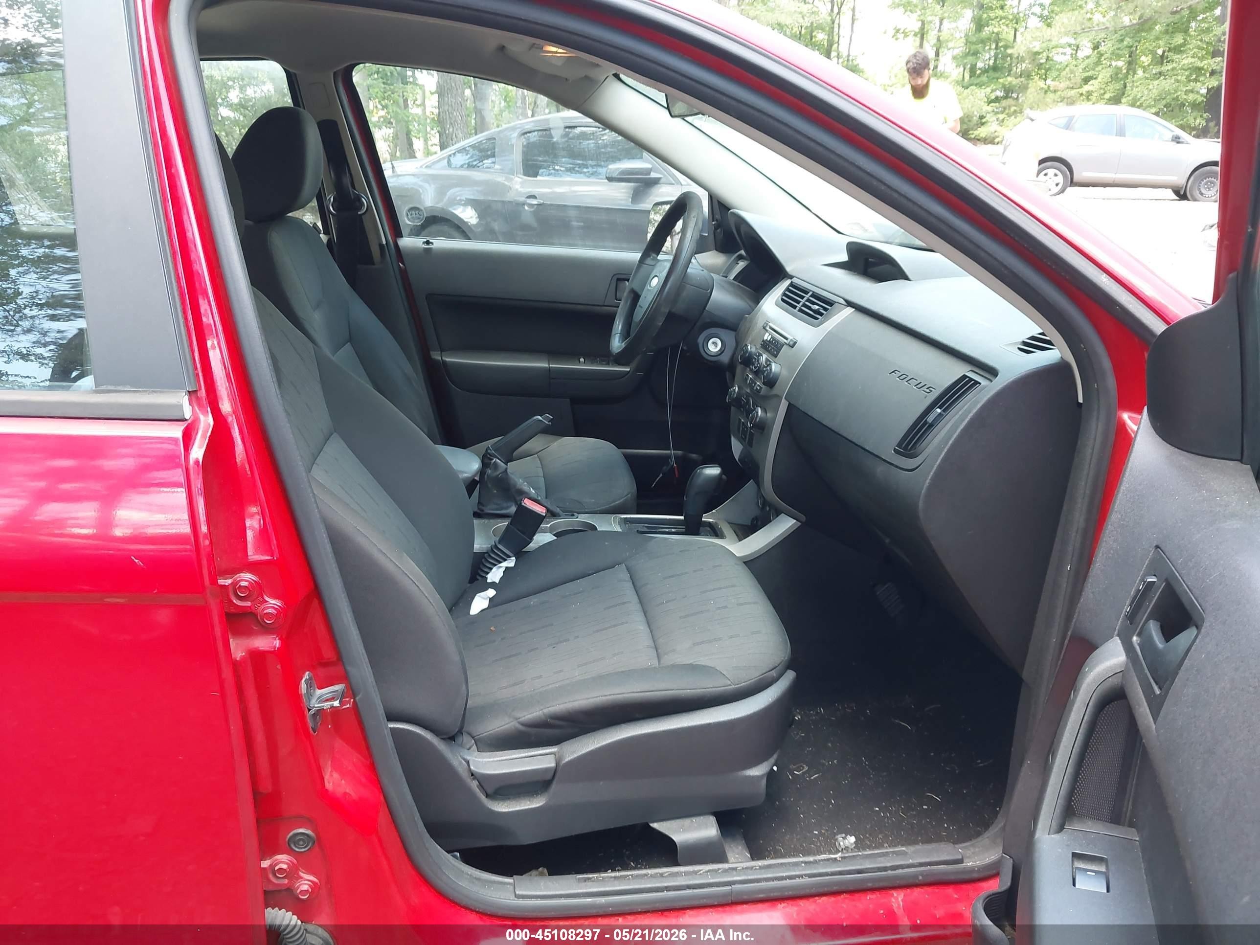 2008 Ford Focus Se/ses Red vin: 1FAHP35N88W129235